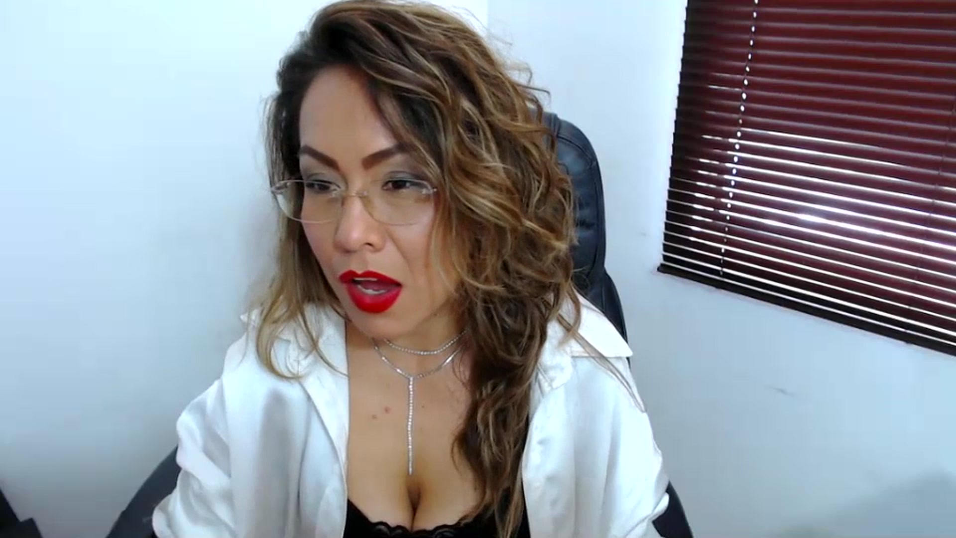 Gallery image thumbnail from office_secret's myfreecams stream on, 07/21/2023, 19:03 image 9 of 20