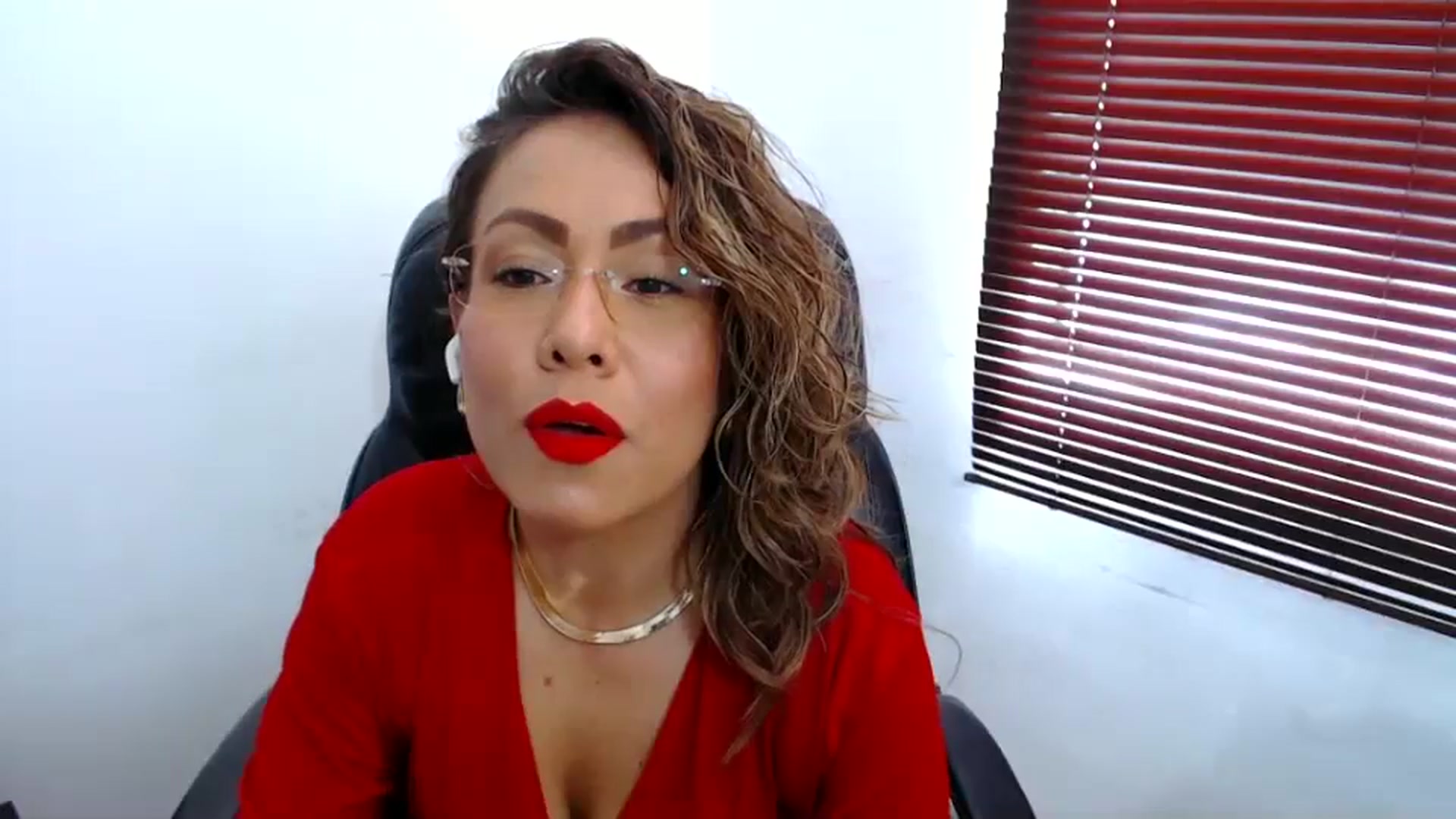 Gallery image thumbnail from office_secret's myfreecams stream on, 07/24/2023, 16:31 image 13 of 20