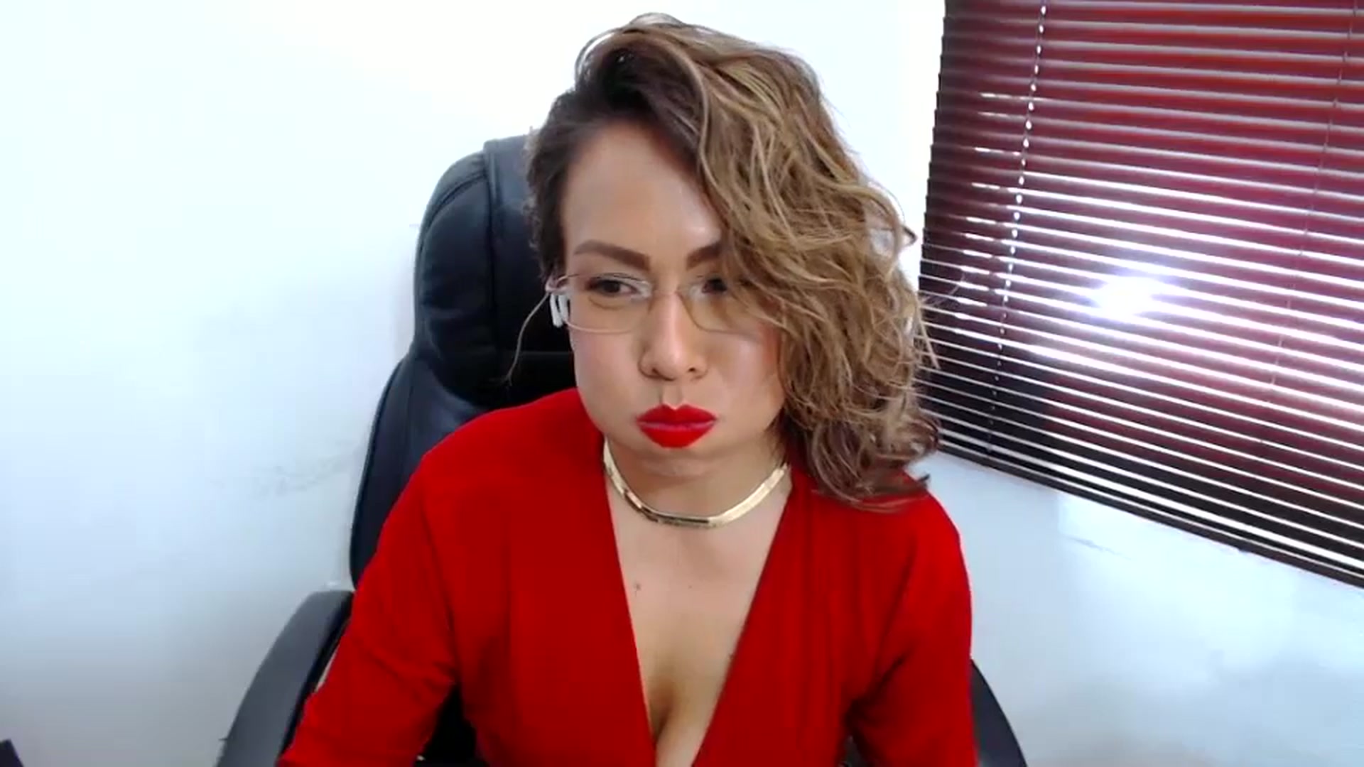 Gallery image thumbnail from office_secret's myfreecams stream on, 07/24/2023, 18:00 image 14 of 20