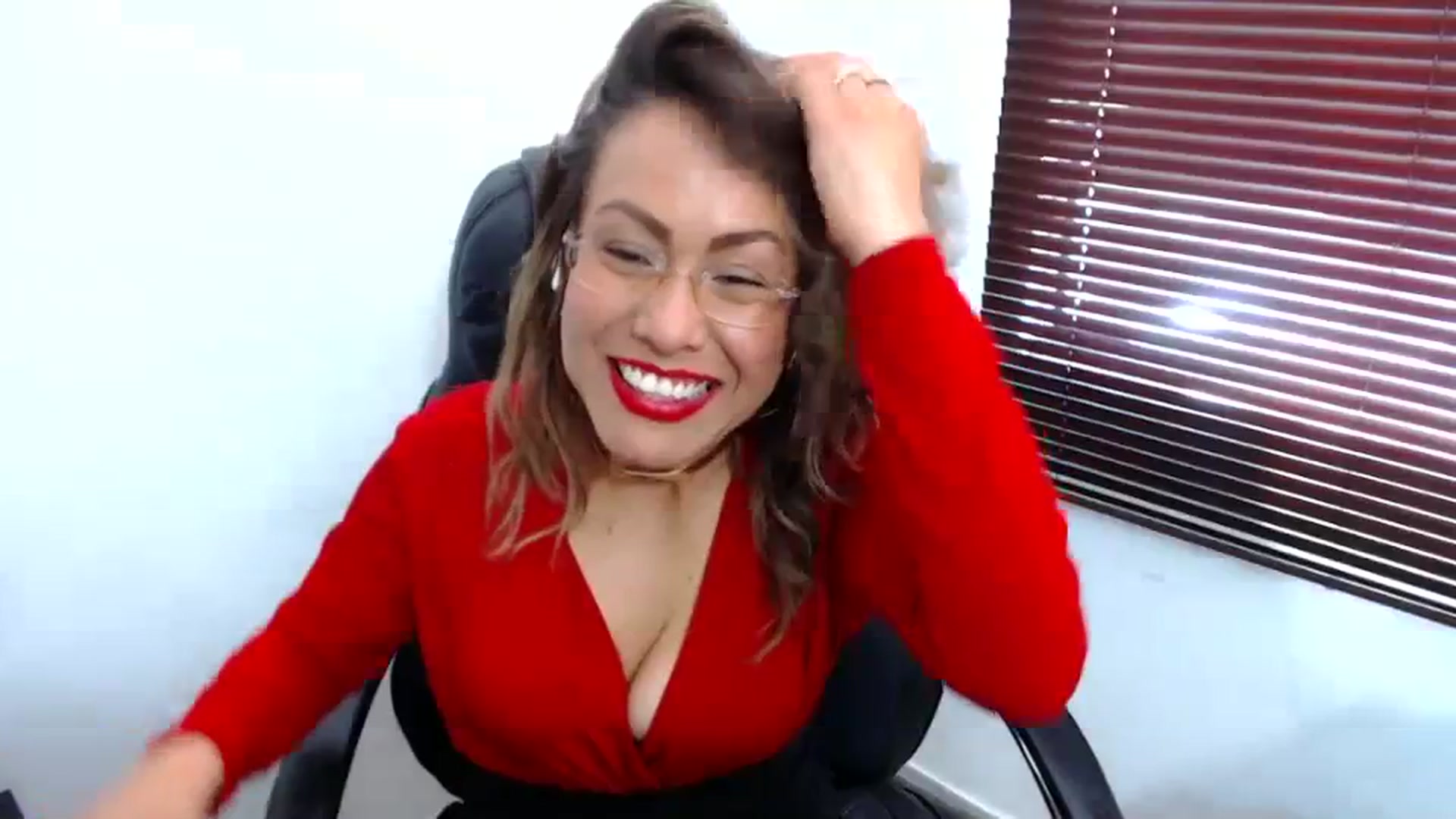 Gallery image thumbnail from office_secret's myfreecams stream on, 07/24/2023, 18:23 image 18 of 20