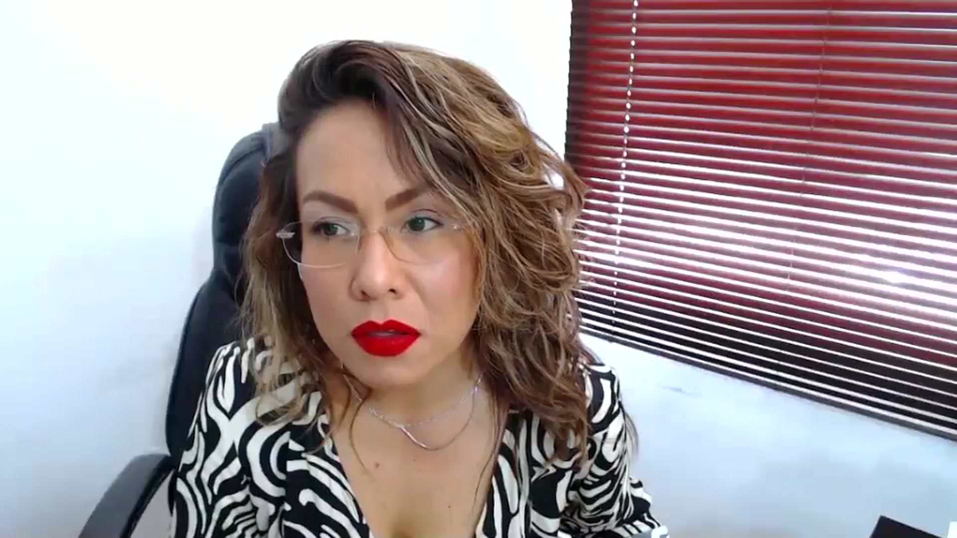 Gallery image thumbnail from office_secret's myfreecams stream on, 07/25/2023, 16:28 image 17 of 20
