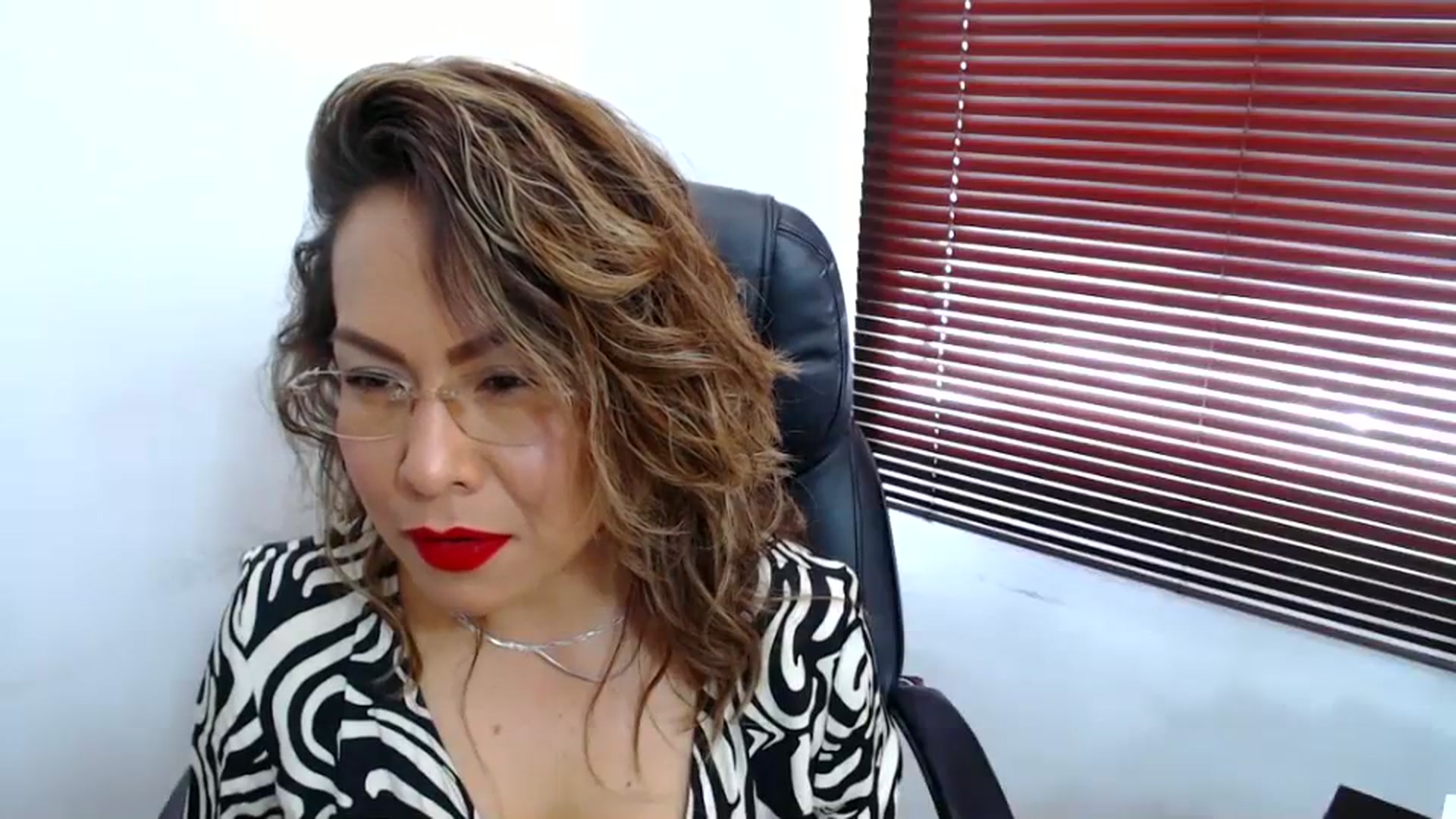 Gallery image thumbnail from office_secret's myfreecams stream on, 07/25/2023, 16:28 image 14 of 20