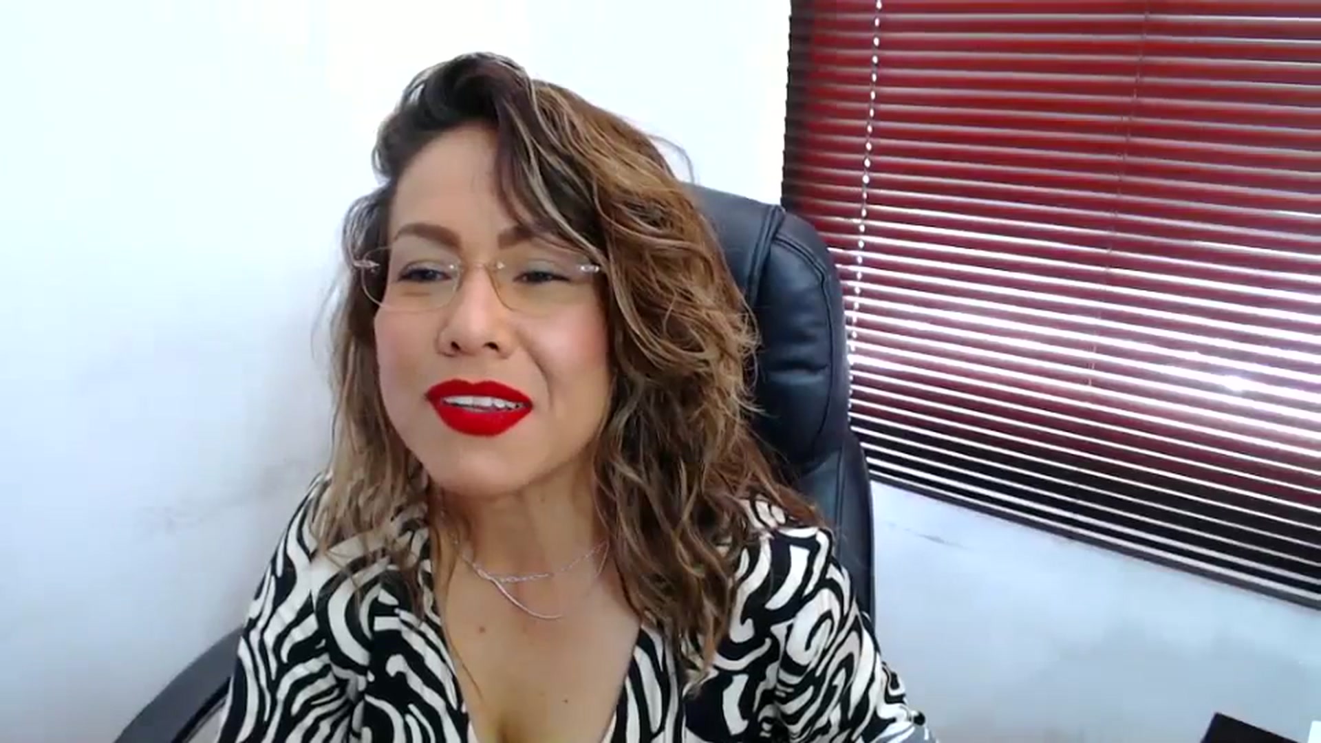 Gallery image thumbnail from office_secret's myfreecams stream on, 07/25/2023, 16:28 image 8 of 20