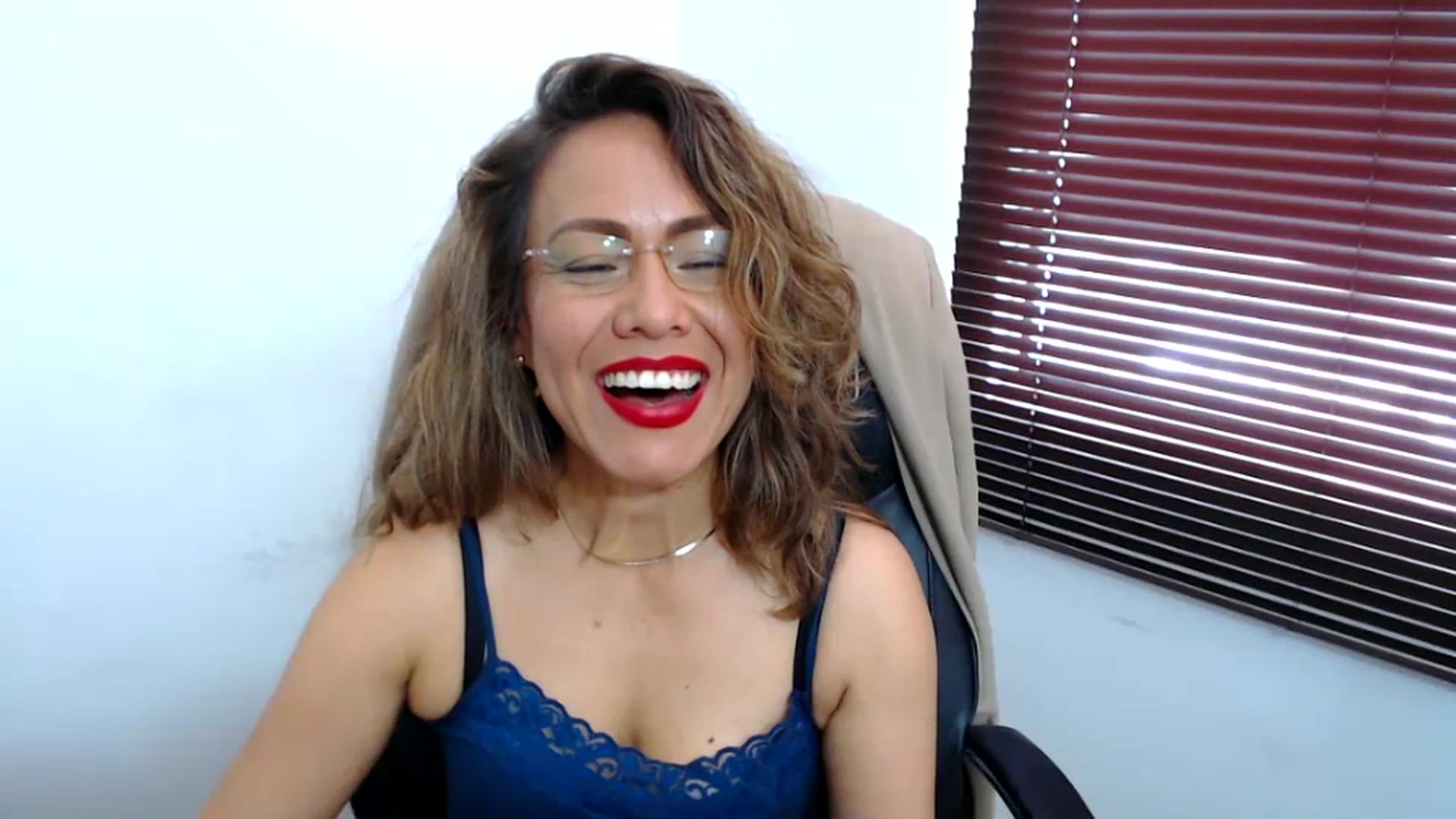 Gallery image thumbnail from office_secret's myfreecams stream on, 07/27/2023, 19:03 image 15 of 20