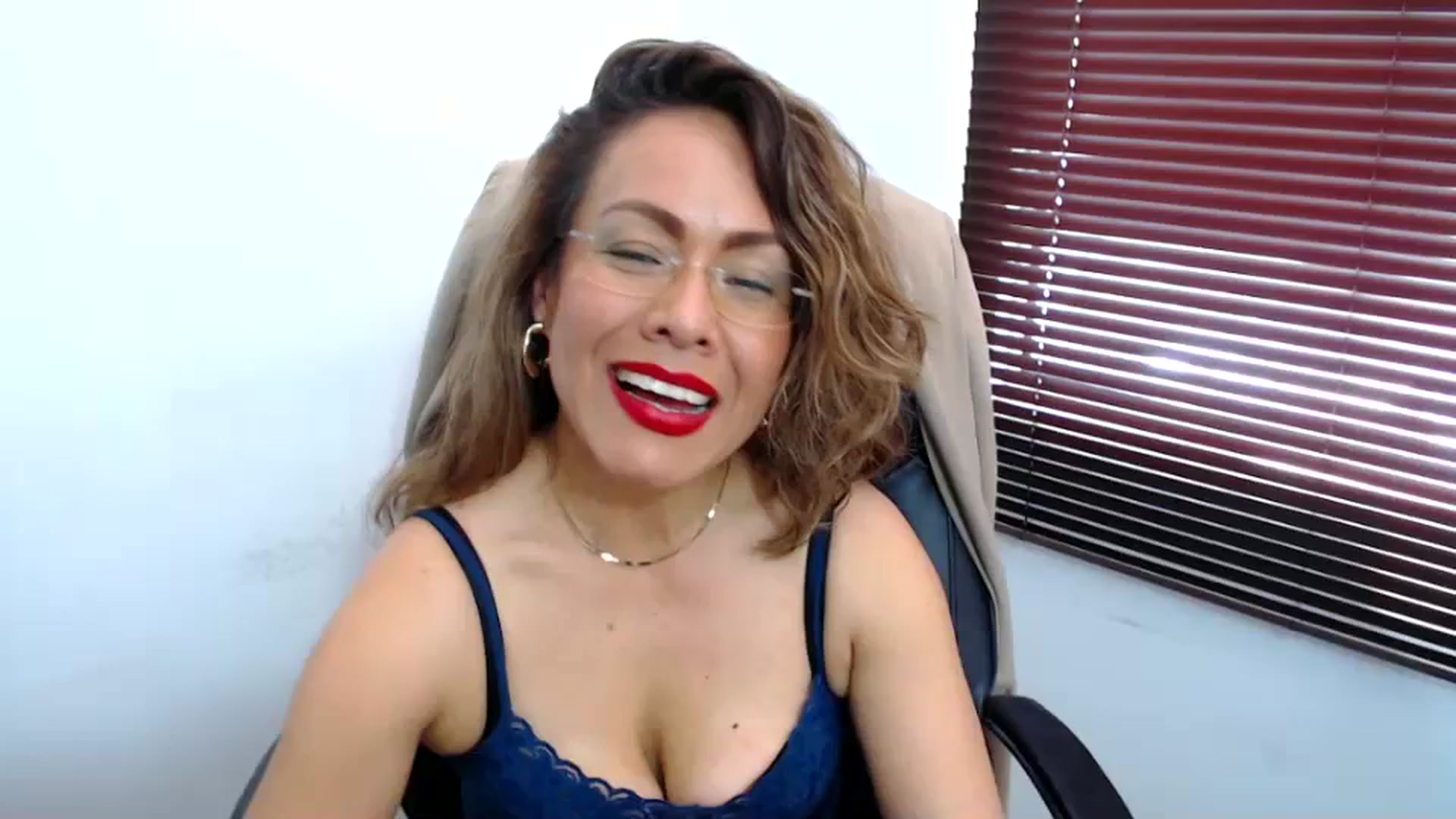 Gallery image thumbnail from office_secret's myfreecams stream on, 07/27/2023, 19:03 image 1 of 20