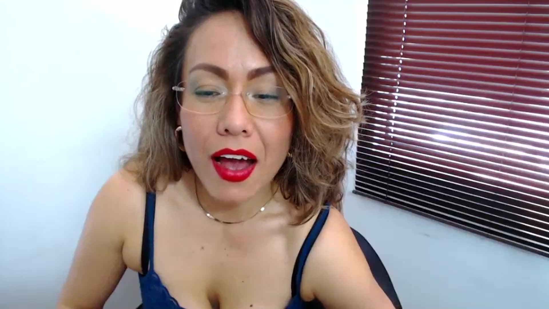 Gallery image thumbnail from office_secret's myfreecams stream on, 07/27/2023, 19:03 image 2 of 20
