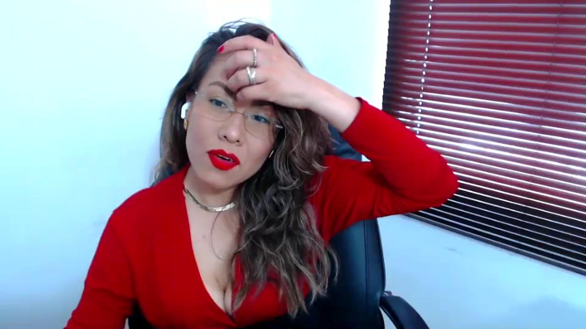 Gallery image thumbnail from office_secret's myfreecams stream on, 07/31/2023, 17:09 image 18 of 20