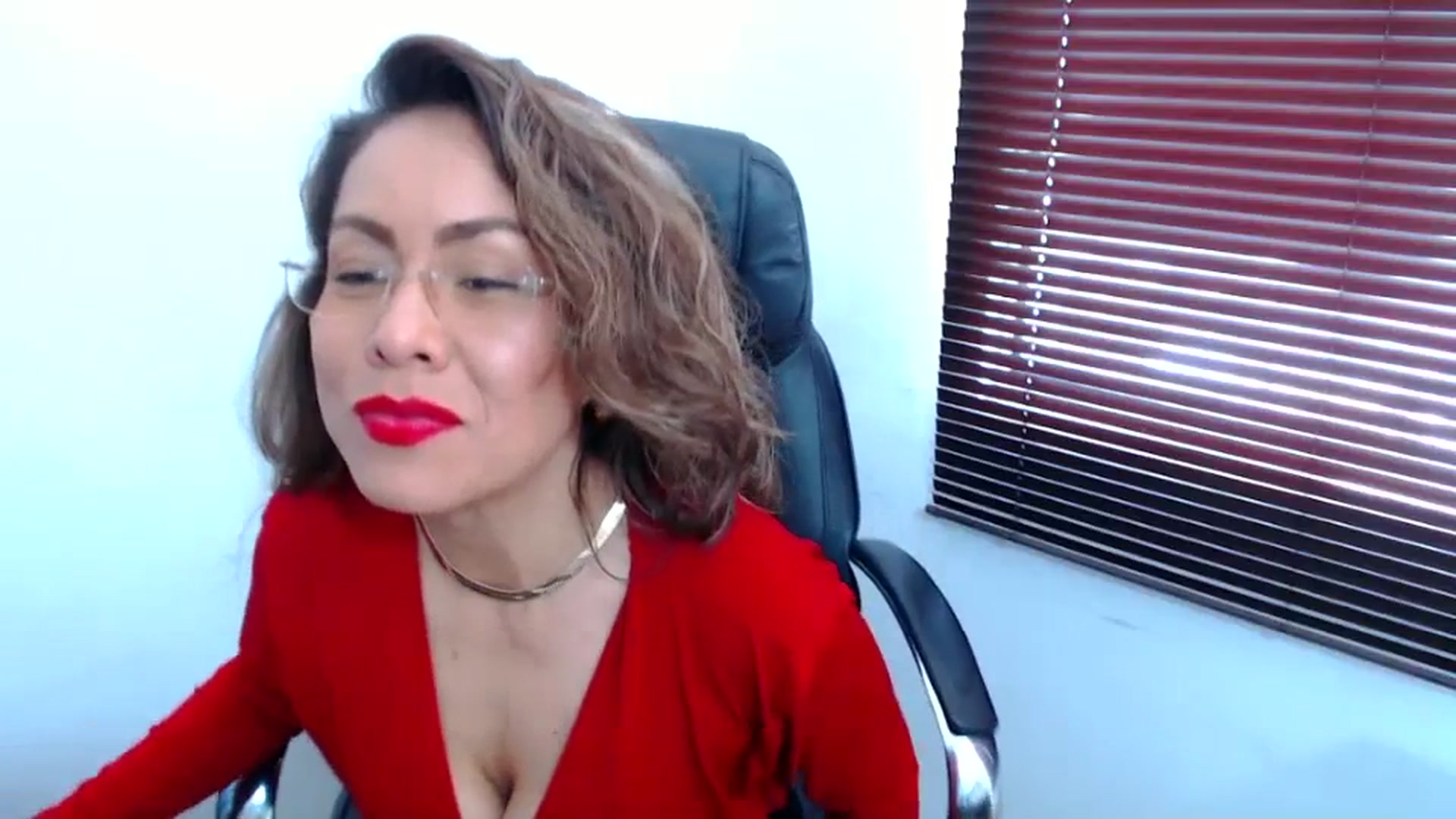 Gallery image thumbnail from office_secret's myfreecams stream on, 07/31/2023, 19:00 image 18 of 20