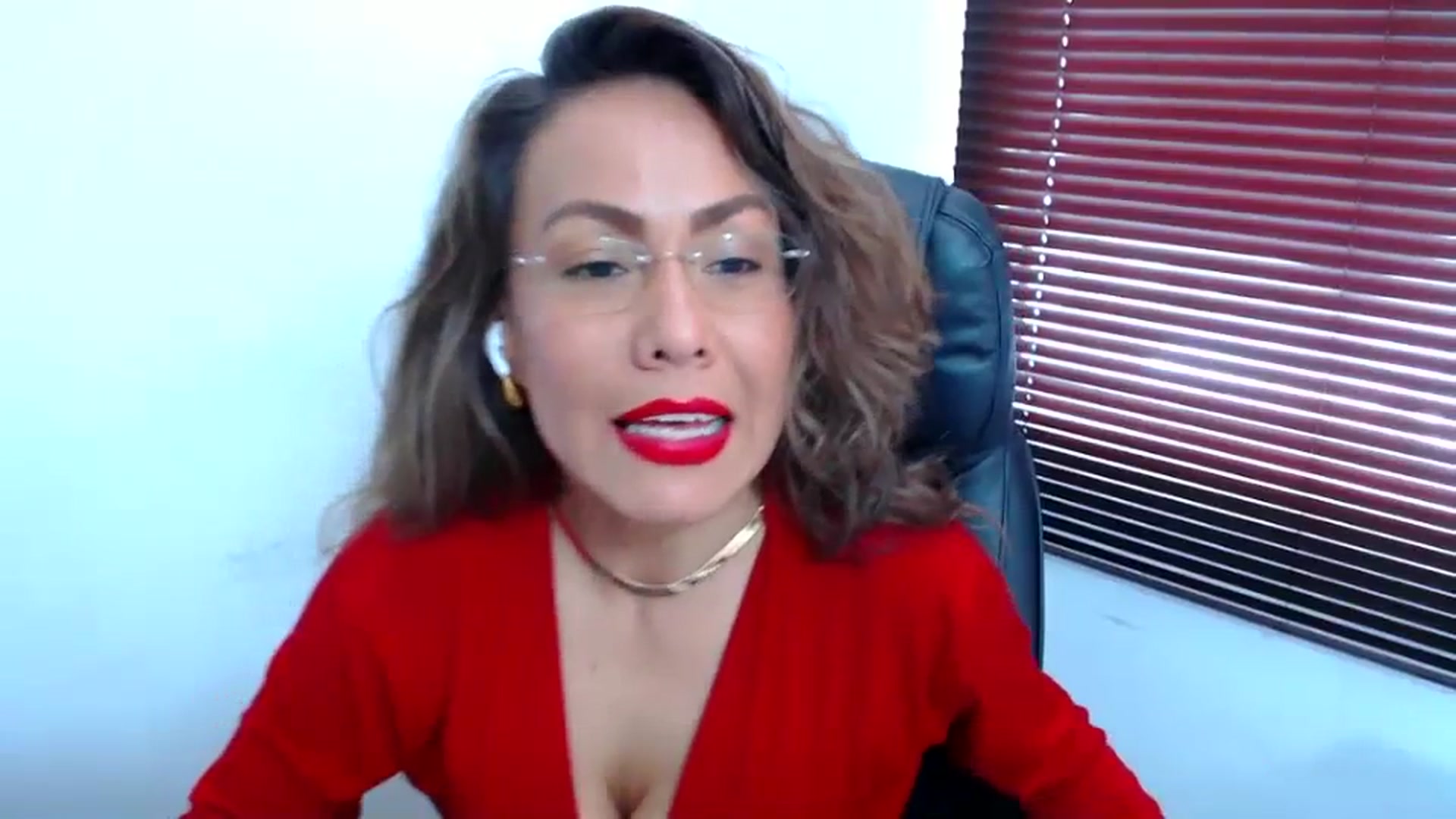 Gallery image thumbnail from office_secret's myfreecams stream on, 07/31/2023, 19:00 image 4 of 20