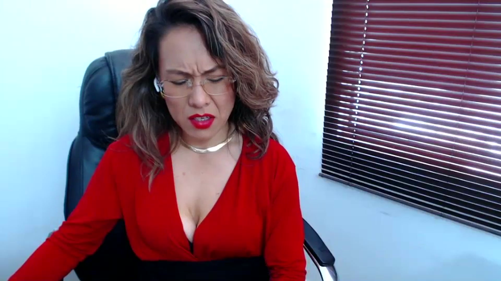 Gallery image thumbnail from office_secret's myfreecams stream on, 07/31/2023, 19:00 image 20 of 20
