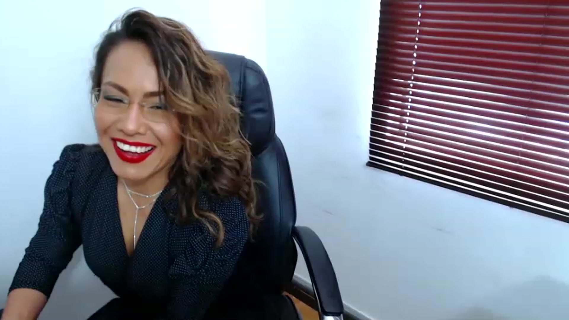 Gallery image thumbnail from office_secret's myfreecams stream on, 08/03/2023, 16:50 image 19 of 20