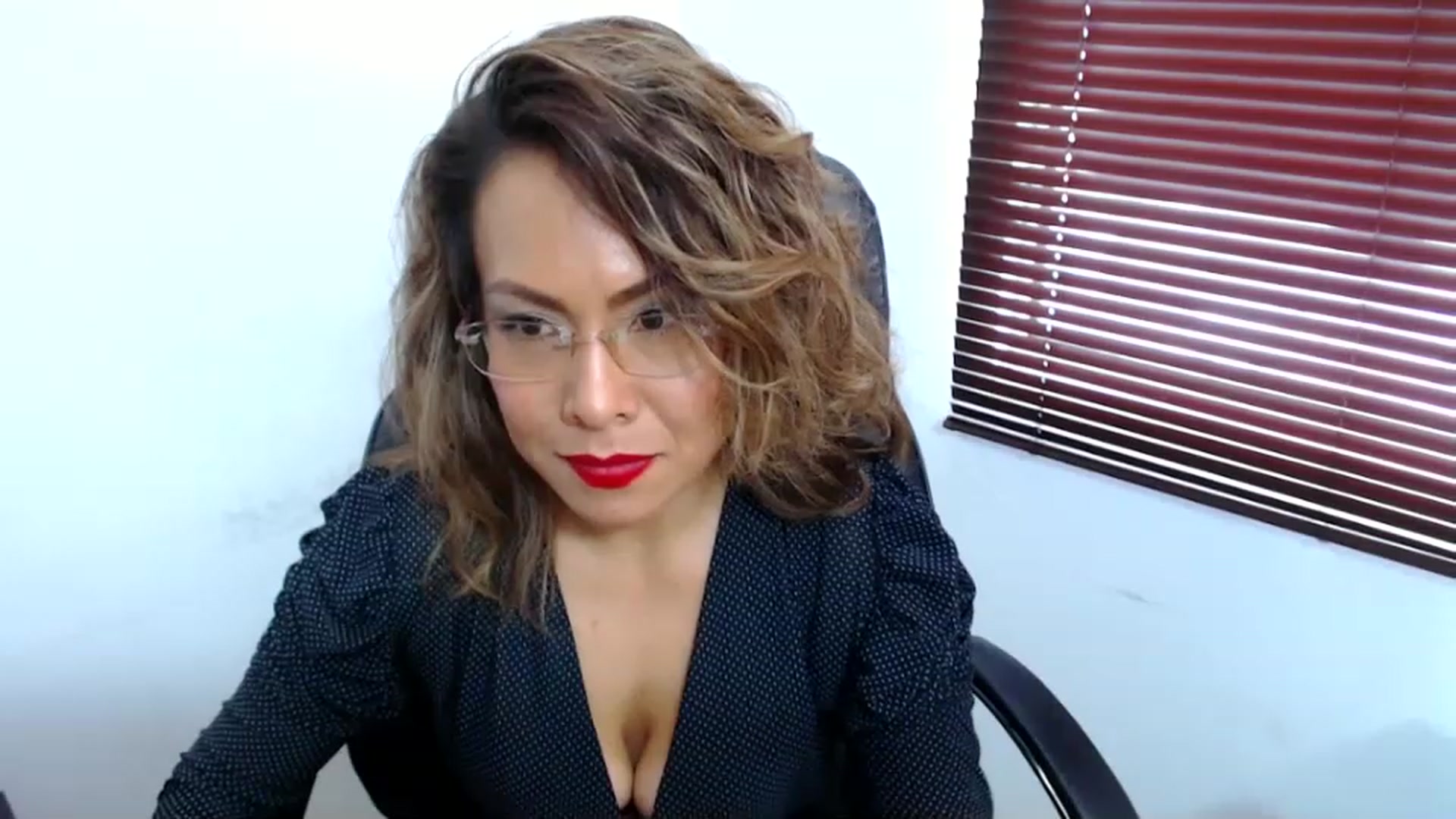 Gallery image thumbnail from office_secret's myfreecams stream on, 08/03/2023, 18:26 image 18 of 20