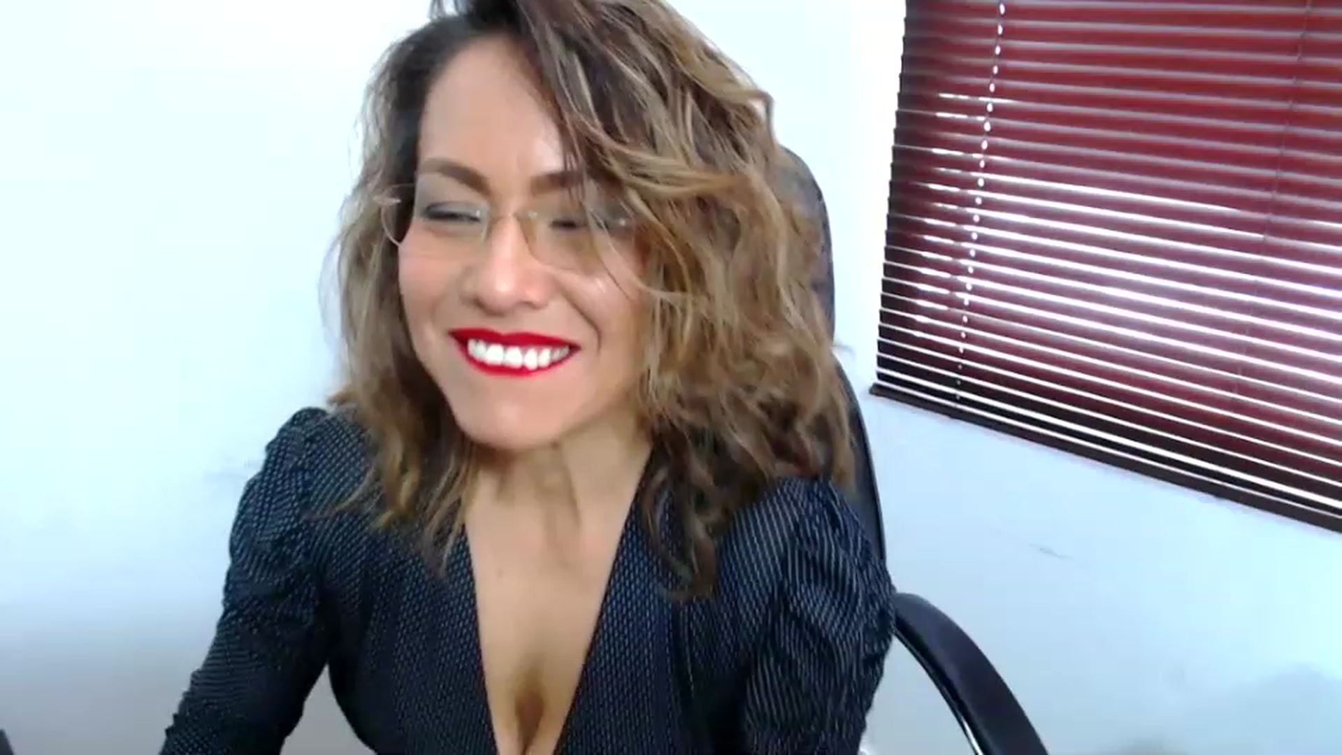 Gallery image thumbnail from office_secret's myfreecams stream on, 08/03/2023, 18:26 image 16 of 20