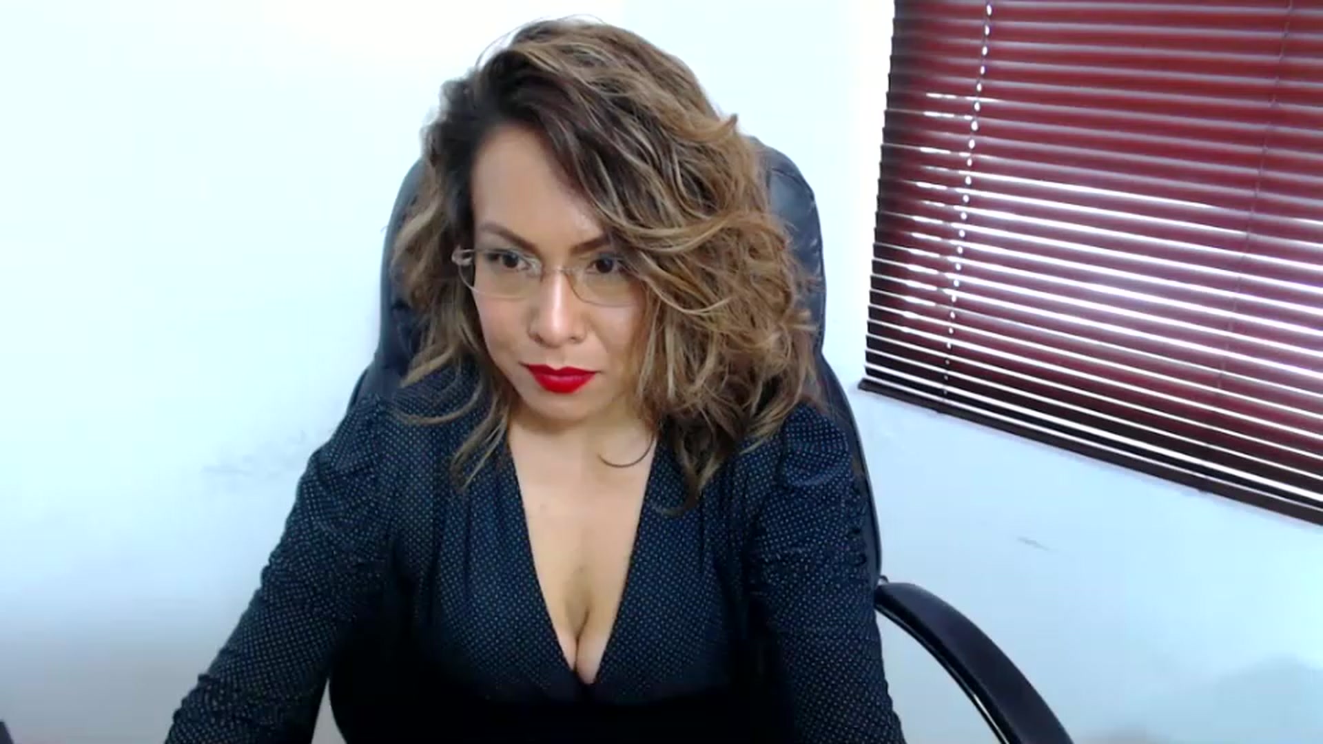 Gallery image thumbnail from office_secret's myfreecams stream on, 08/03/2023, 18:26 image 11 of 20