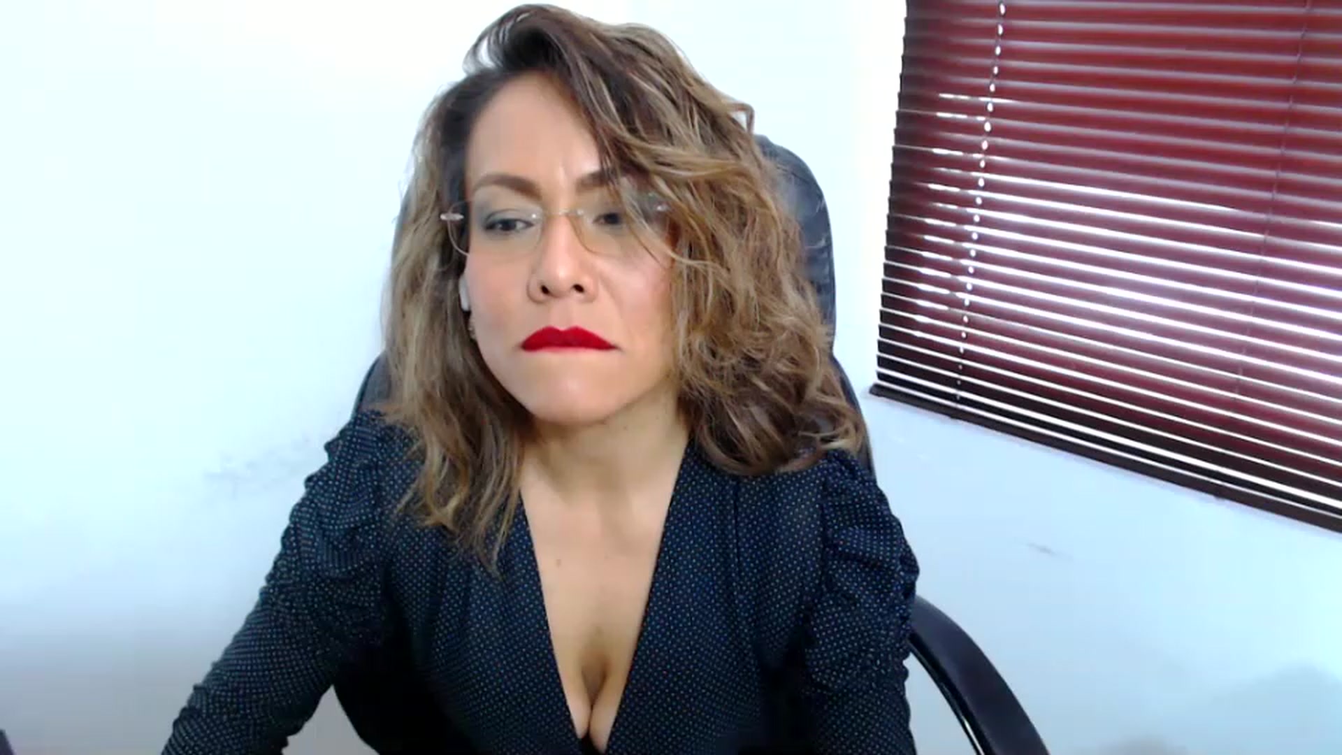 Gallery image thumbnail from office_secret's myfreecams stream on, 08/03/2023, 18:26 image 17 of 20
