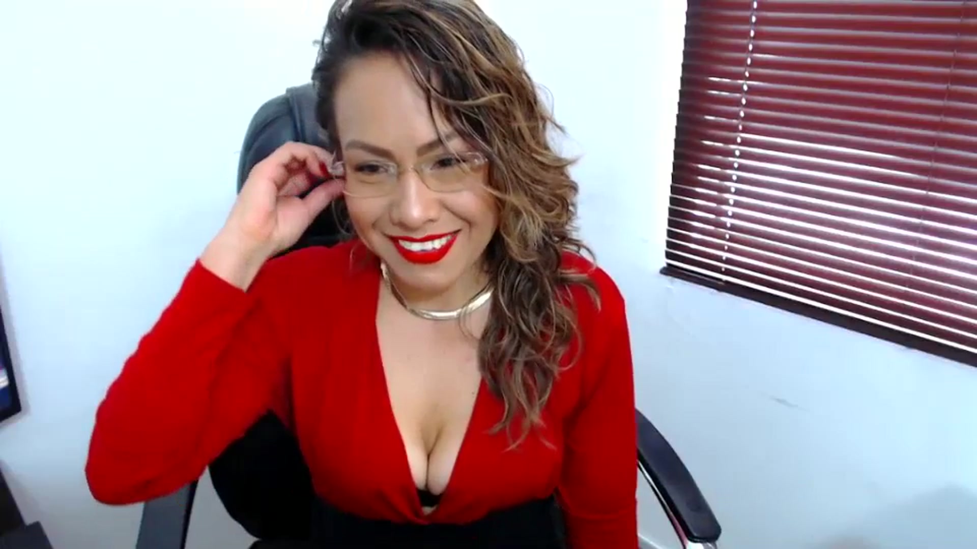 Gallery image thumbnail from office_secret's myfreecams stream on, 08/08/2023, 17:02 image 5 of 20
