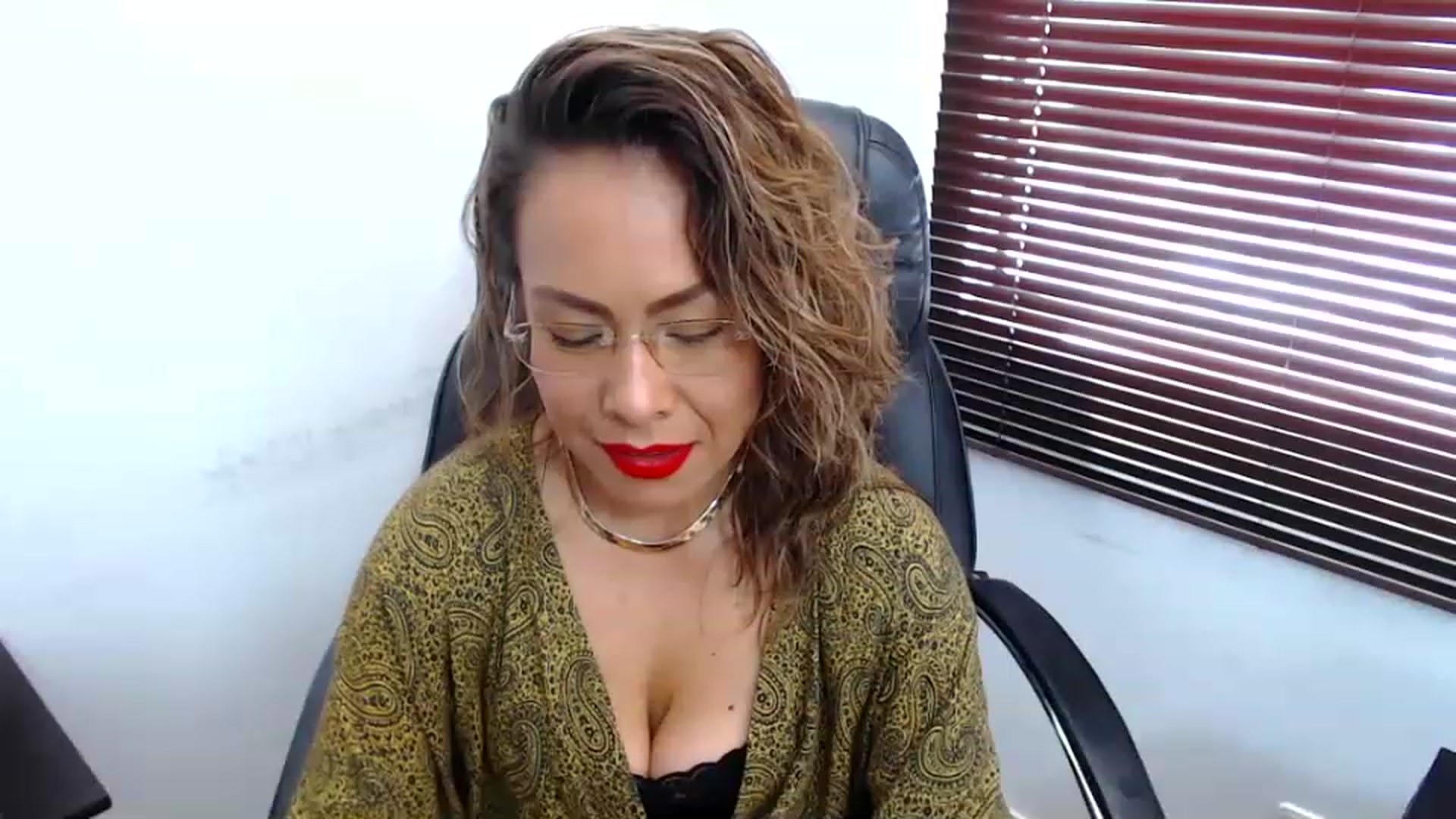 Gallery image thumbnail from office_secret's myfreecams stream on, 08/10/2023, 18:35 image 10 of 20