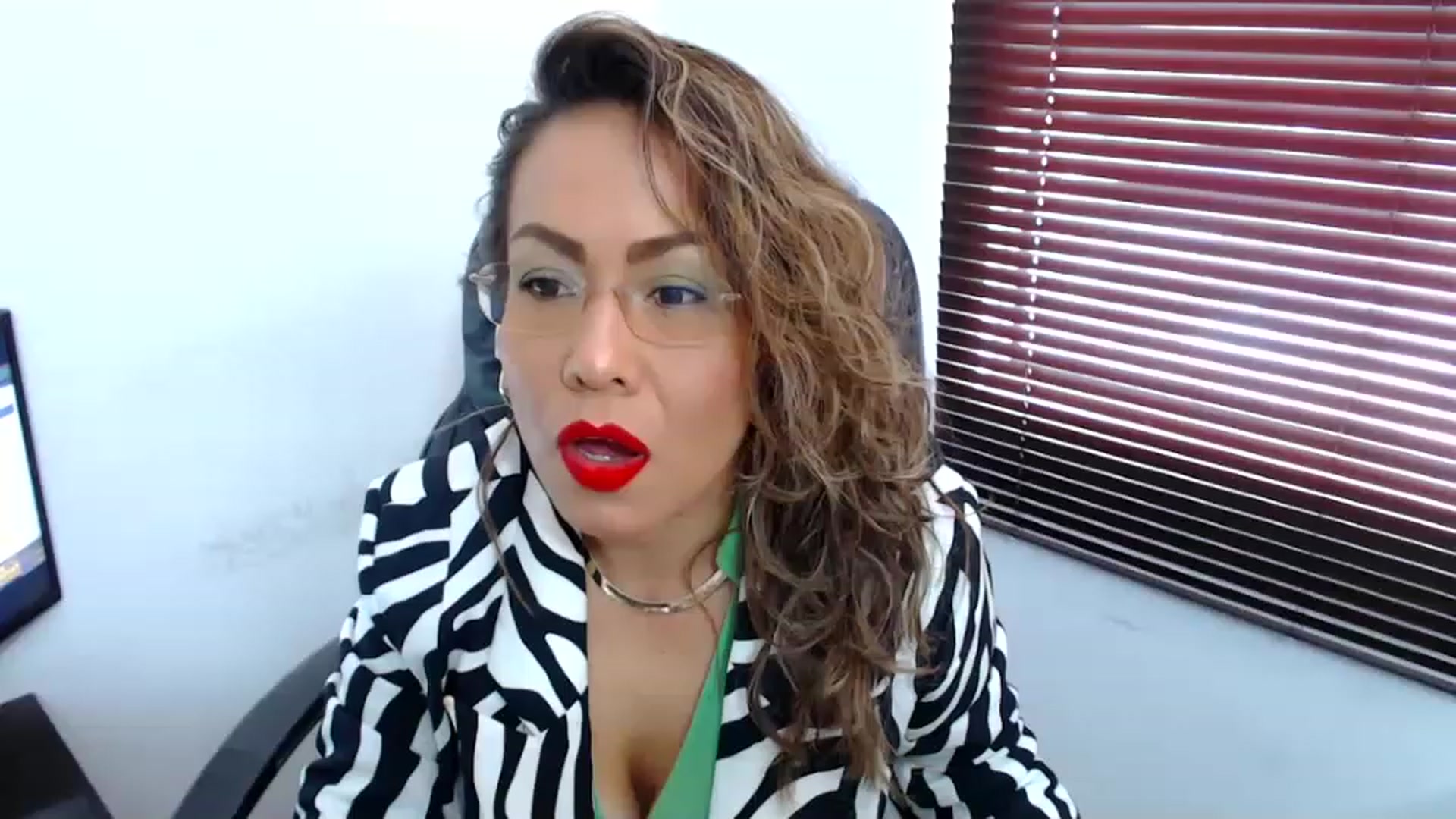 Gallery image thumbnail from office_secret's myfreecams stream on, 08/14/2023, 16:59 image 2 of 20