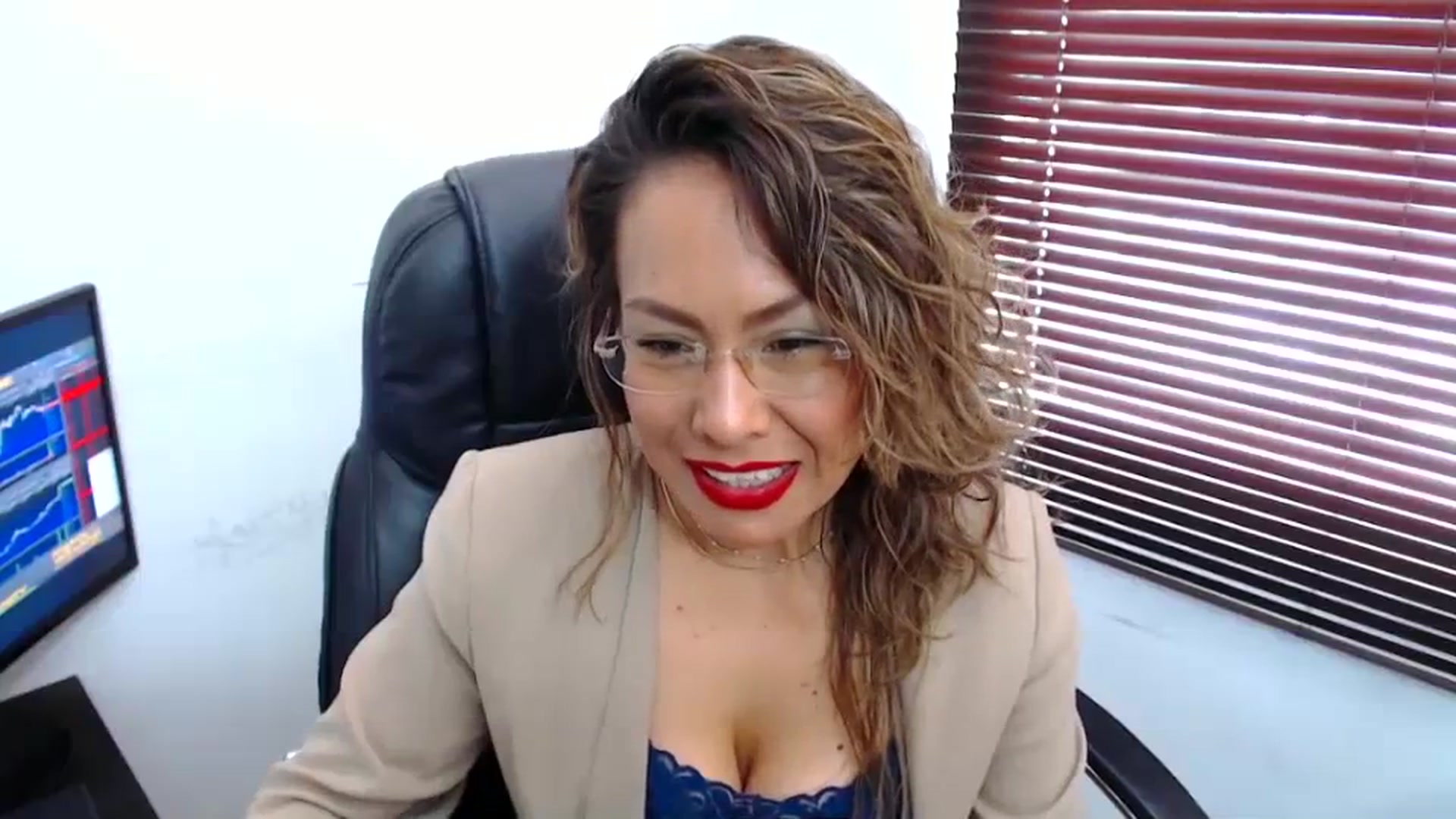 Gallery image thumbnail from office_secret's myfreecams stream on, 08/15/2023, 16:47 image 10 of 20