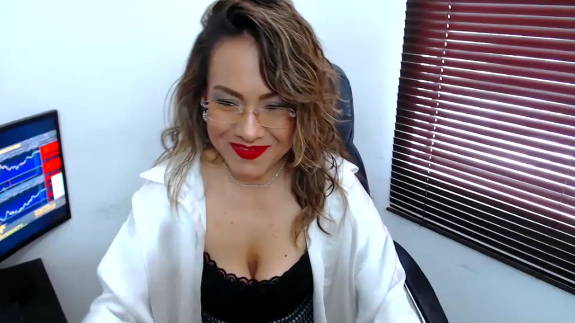 Gallery image thumbnail from office_secret's myfreecams stream on, 08/17/2023, 17:06 image 15 of 20