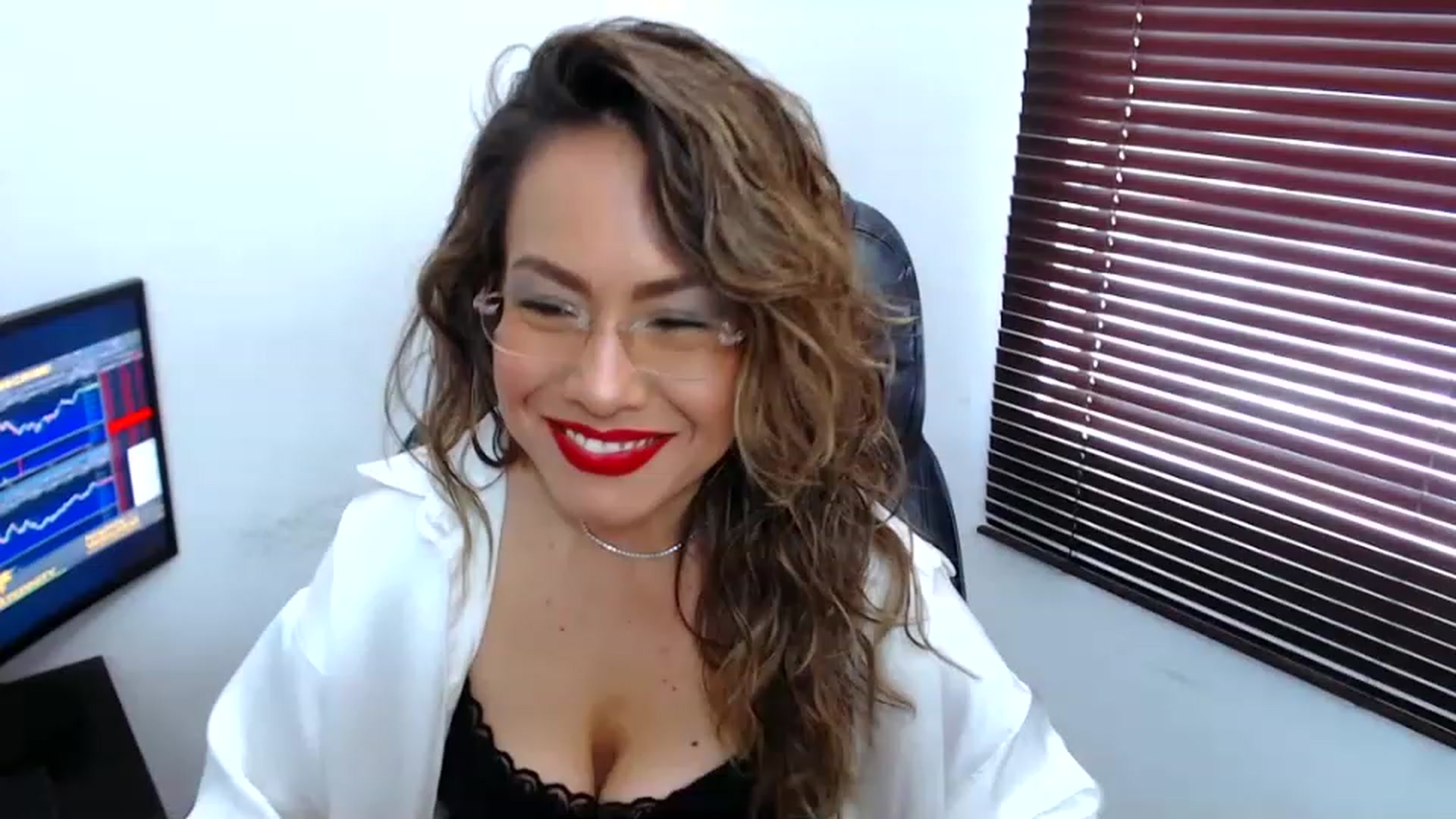 Gallery image thumbnail from office_secret's myfreecams stream on, 08/17/2023, 17:06 image 20 of 20