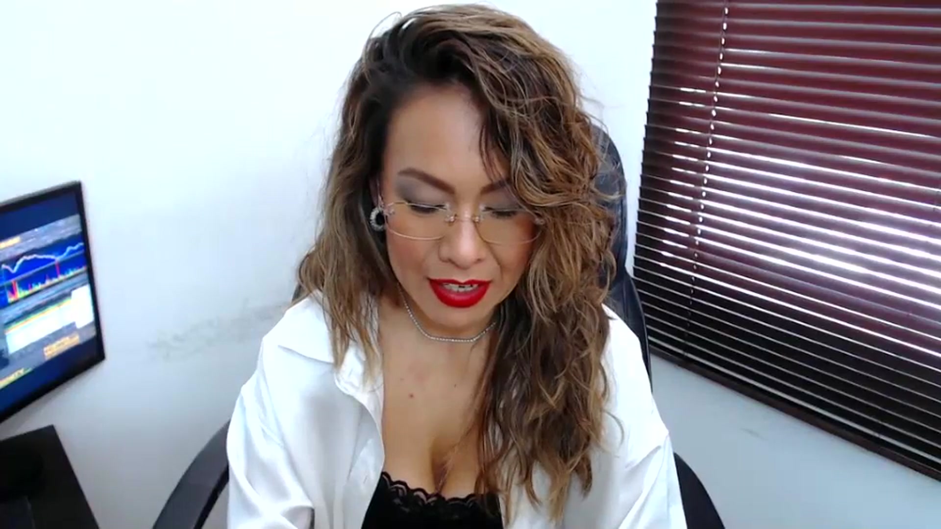 Gallery image thumbnail from office_secret's myfreecams stream on, 08/17/2023, 19:01 image 15 of 20