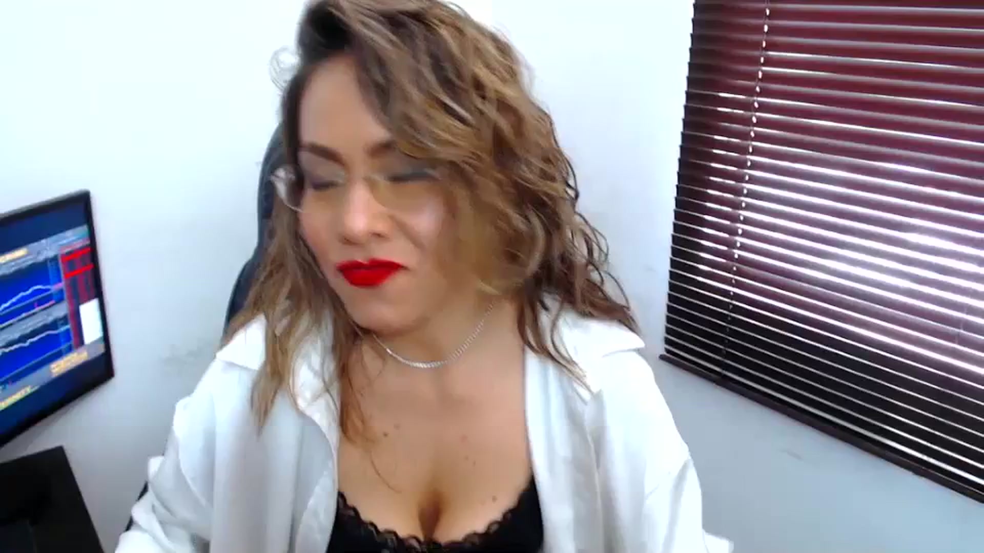Gallery image thumbnail from office_secret's myfreecams stream on, 08/17/2023, 19:01 image 1 of 20