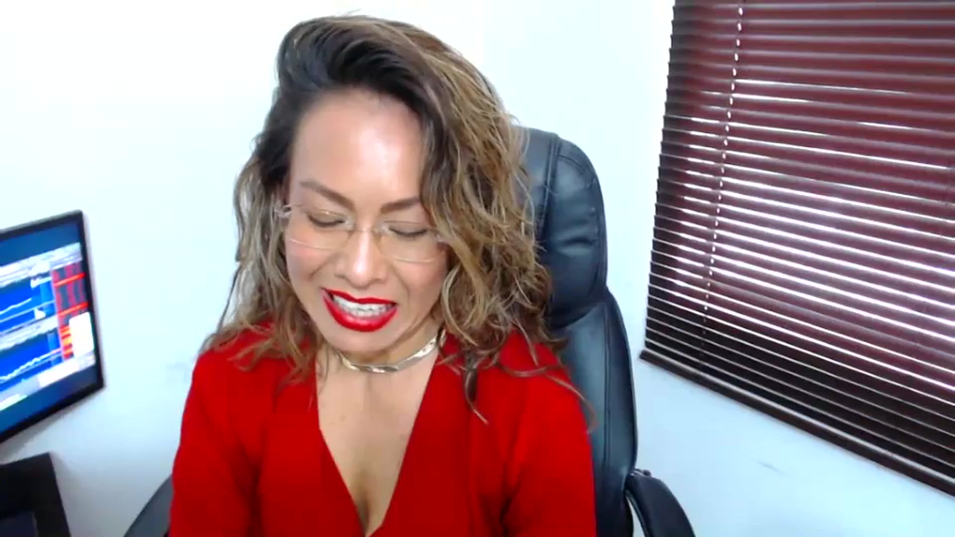 Gallery image thumbnail from office_secret's myfreecams stream on, 08/21/2023, 19:15 image 11 of 20