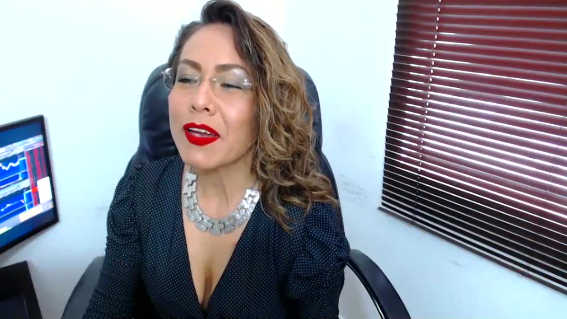 Gallery image thumbnail from office_secret's myfreecams stream on, 08/22/2023, 17:04 image 6 of 20