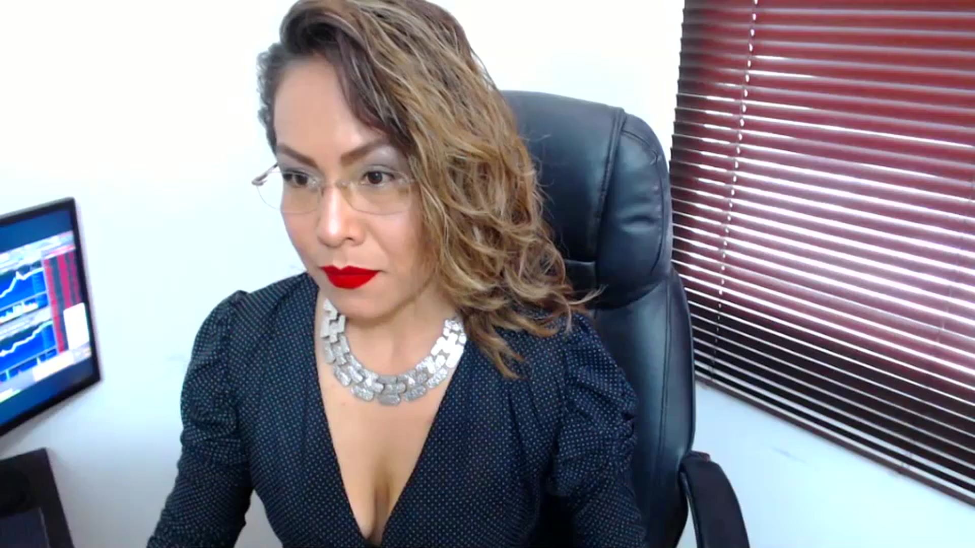 Gallery image thumbnail from office_secret's myfreecams stream on, 08/22/2023, 17:04 image 3 of 20