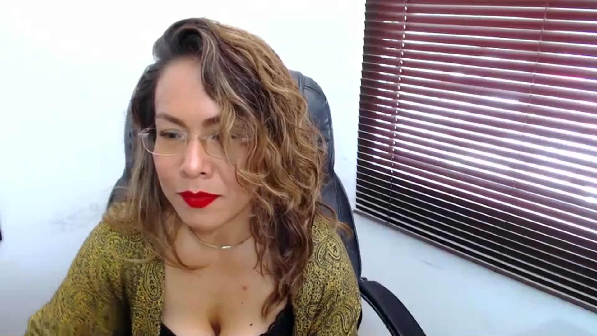 Gallery image thumbnail from office_secret's myfreecams stream on, 08/24/2023, 17:42 image 19 of 20