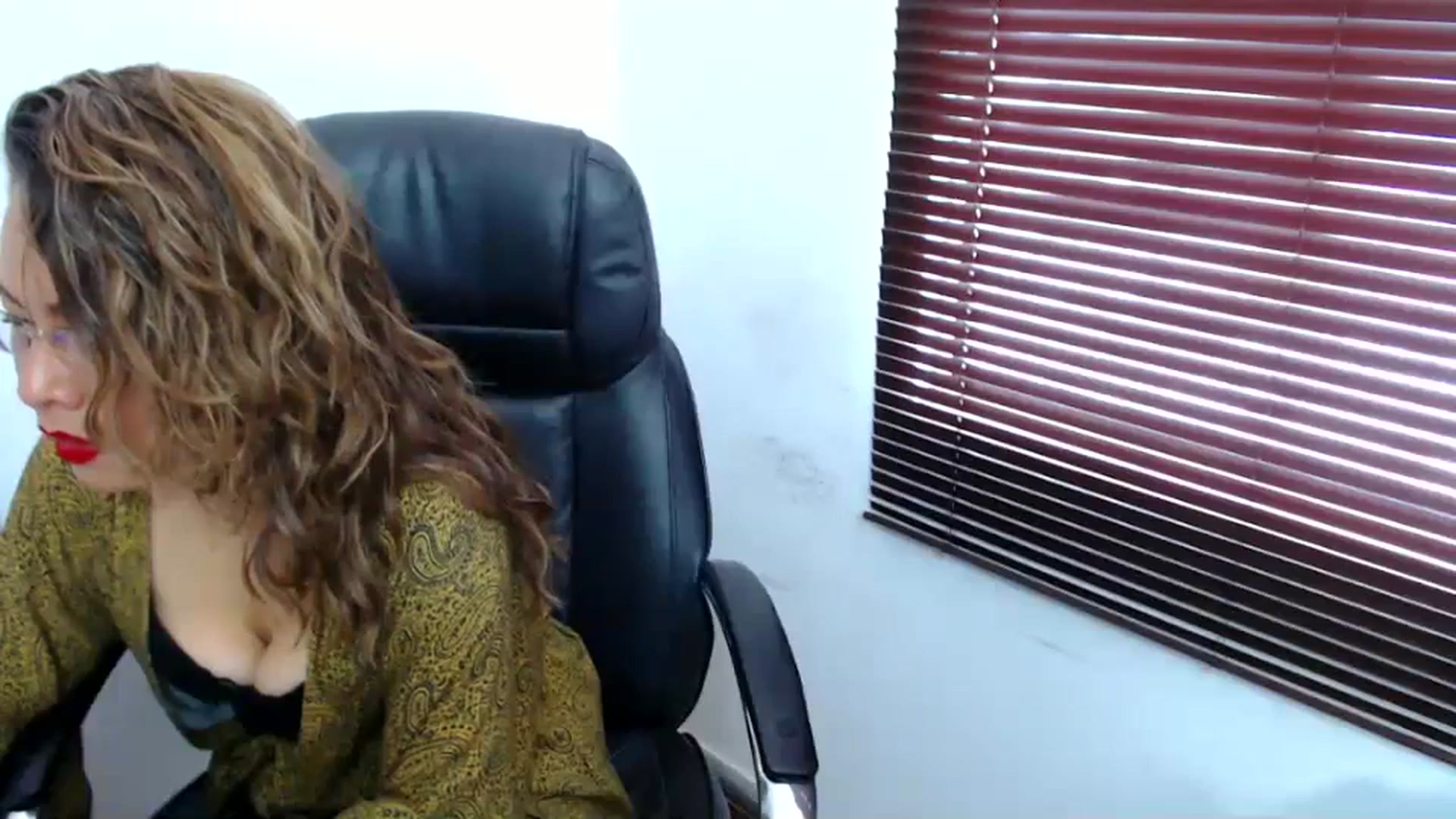 Gallery image thumbnail from office_secret's myfreecams stream on, 08/24/2023, 17:42 image 11 of 20