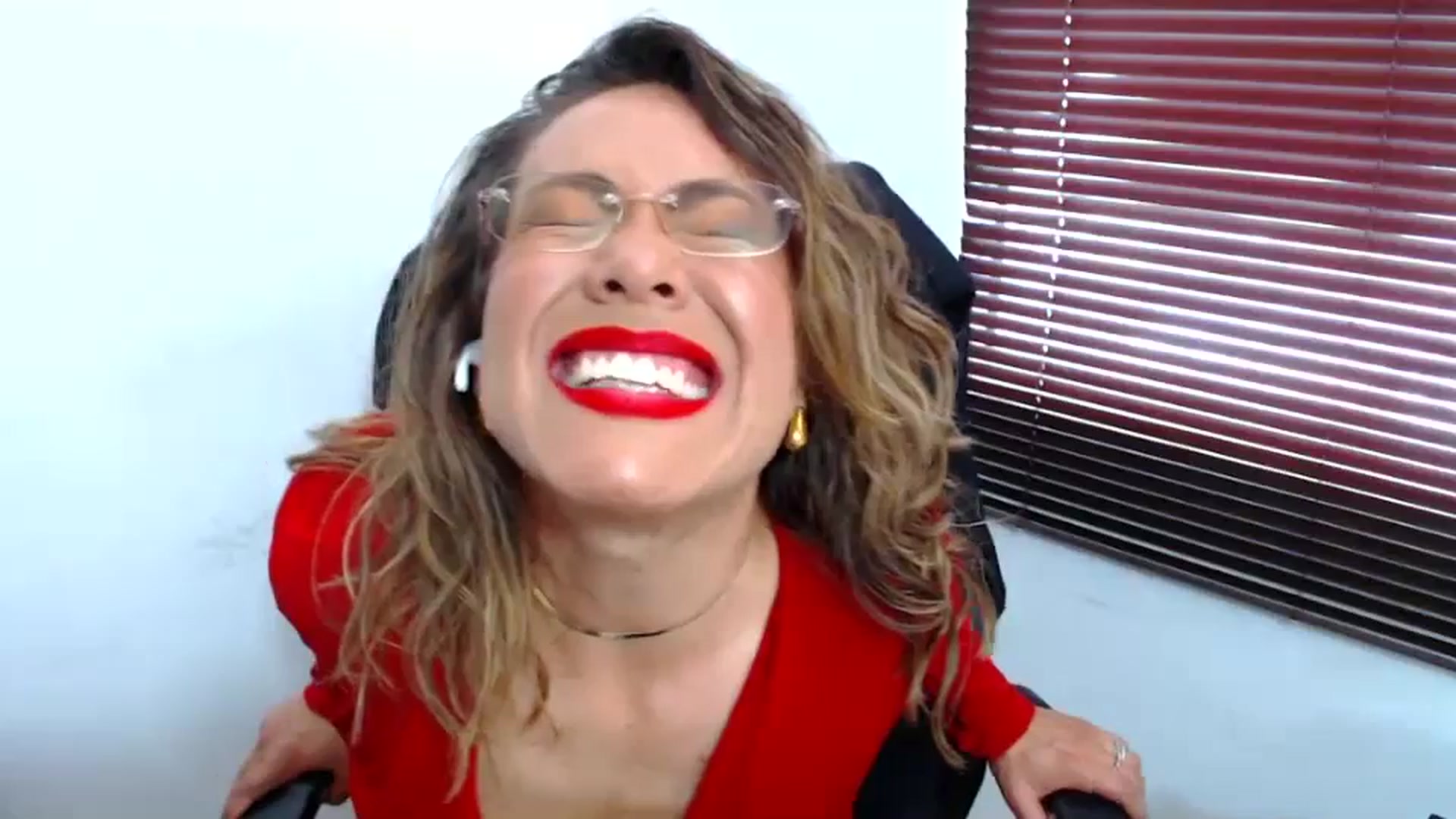 Gallery image thumbnail from office_secret's myfreecams stream on, 09/01/2023, 17:45 image 13 of 20