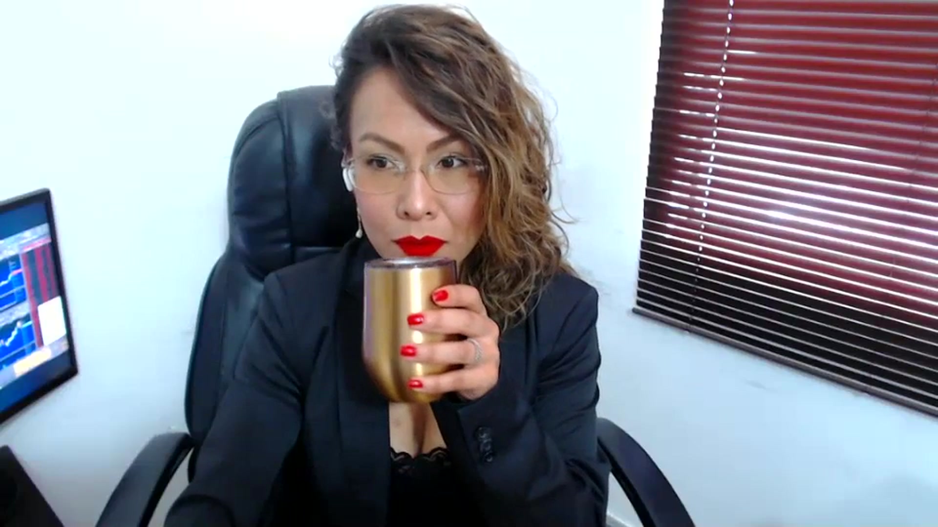Gallery image thumbnail from office_secret's myfreecams stream on, 09/19/2023, 17:29 image 3 of 20