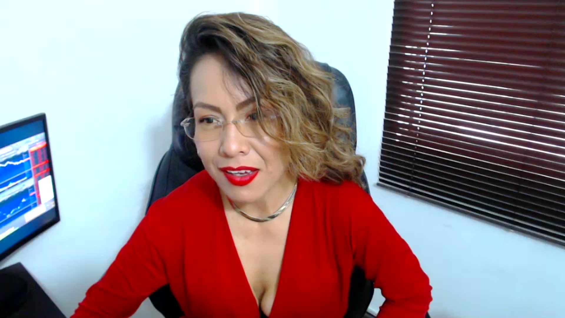 Gallery image thumbnail from office_secret's myfreecams stream on, 09/28/2023, 18:38 image 10 of 20