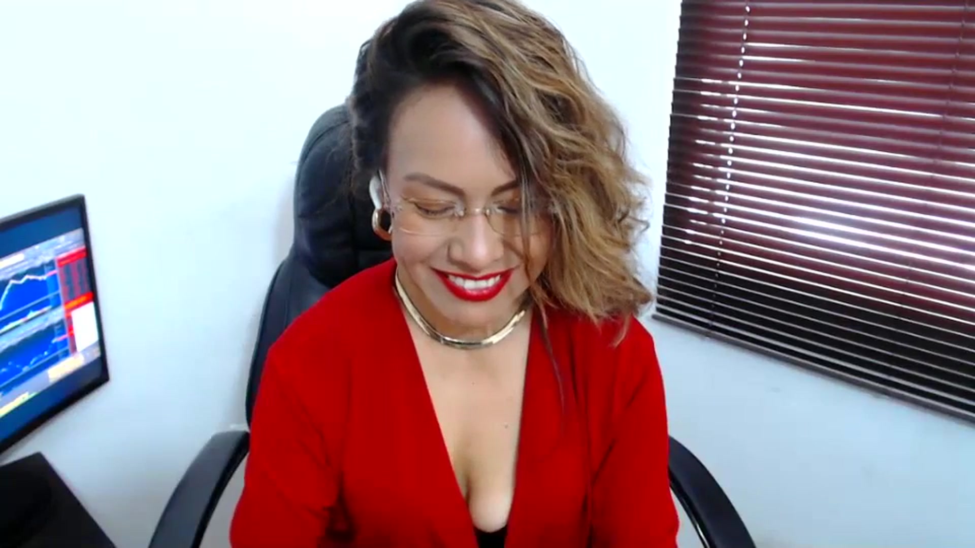 Gallery image thumbnail from office_secret's myfreecams stream on, 09/28/2023, 18:38 image 5 of 20