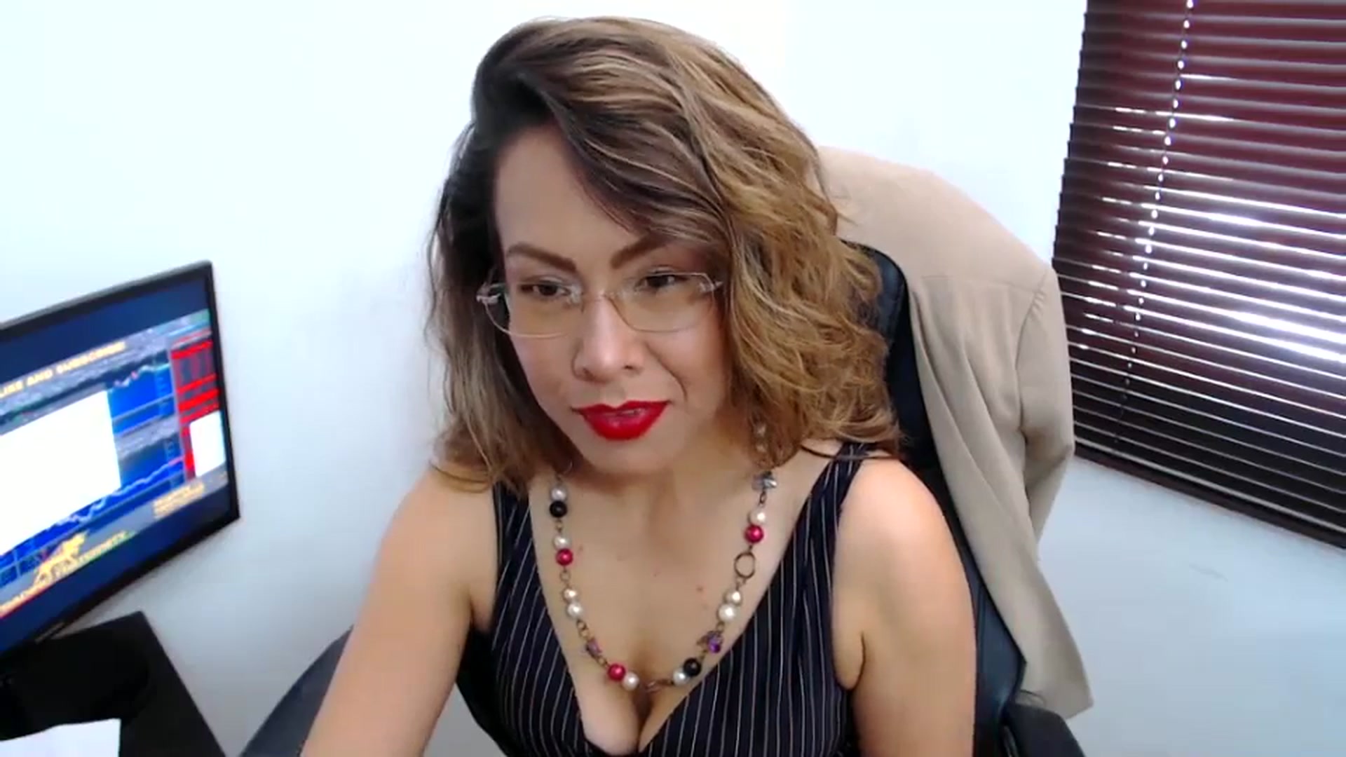 Gallery image thumbnail from office_secret's myfreecams stream on, 10/02/2023, 17:30 image 19 of 20