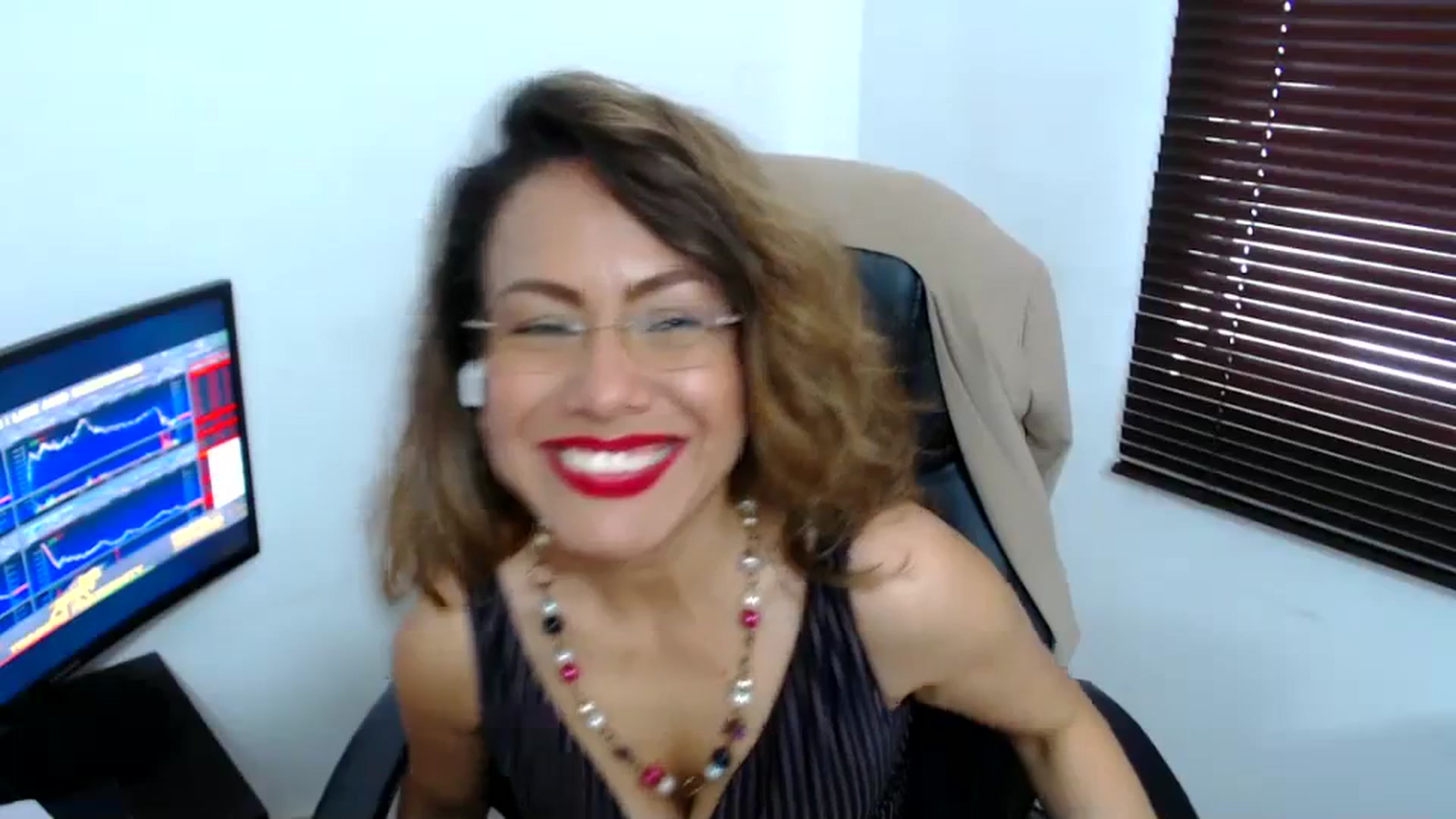 Gallery image thumbnail from office_secret's myfreecams stream on, 10/02/2023, 19:09 image 14 of 20