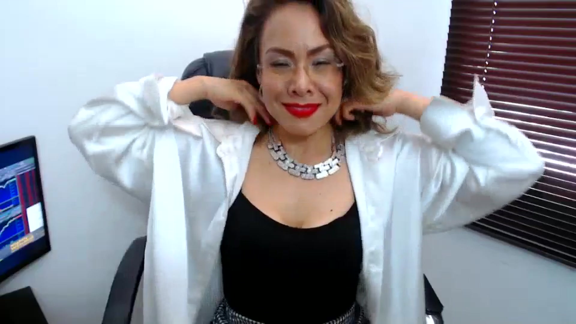 Gallery image thumbnail from office_secret's myfreecams stream on, 10/09/2023, 19:07 image 20 of 20