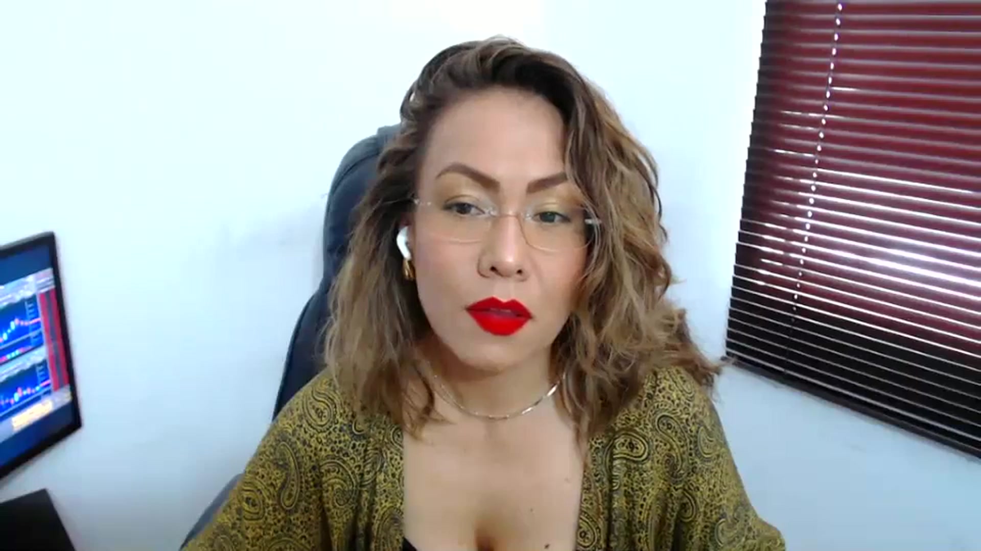 Gallery image thumbnail from office_secret's myfreecams stream on, 10/10/2023, 17:22 image 20 of 20