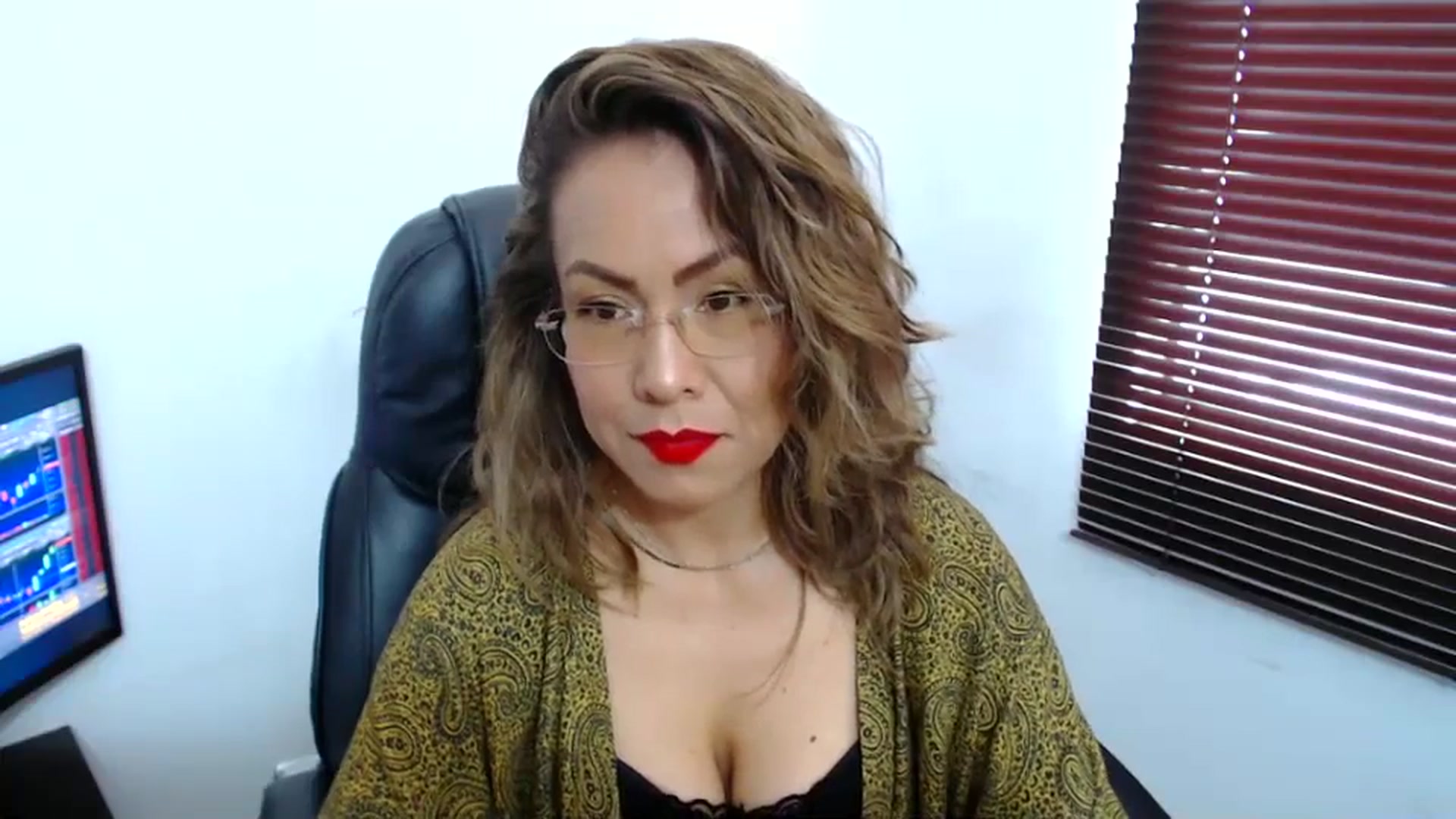 Gallery image thumbnail from office_secret's myfreecams stream on, 10/10/2023, 17:22 image 19 of 20