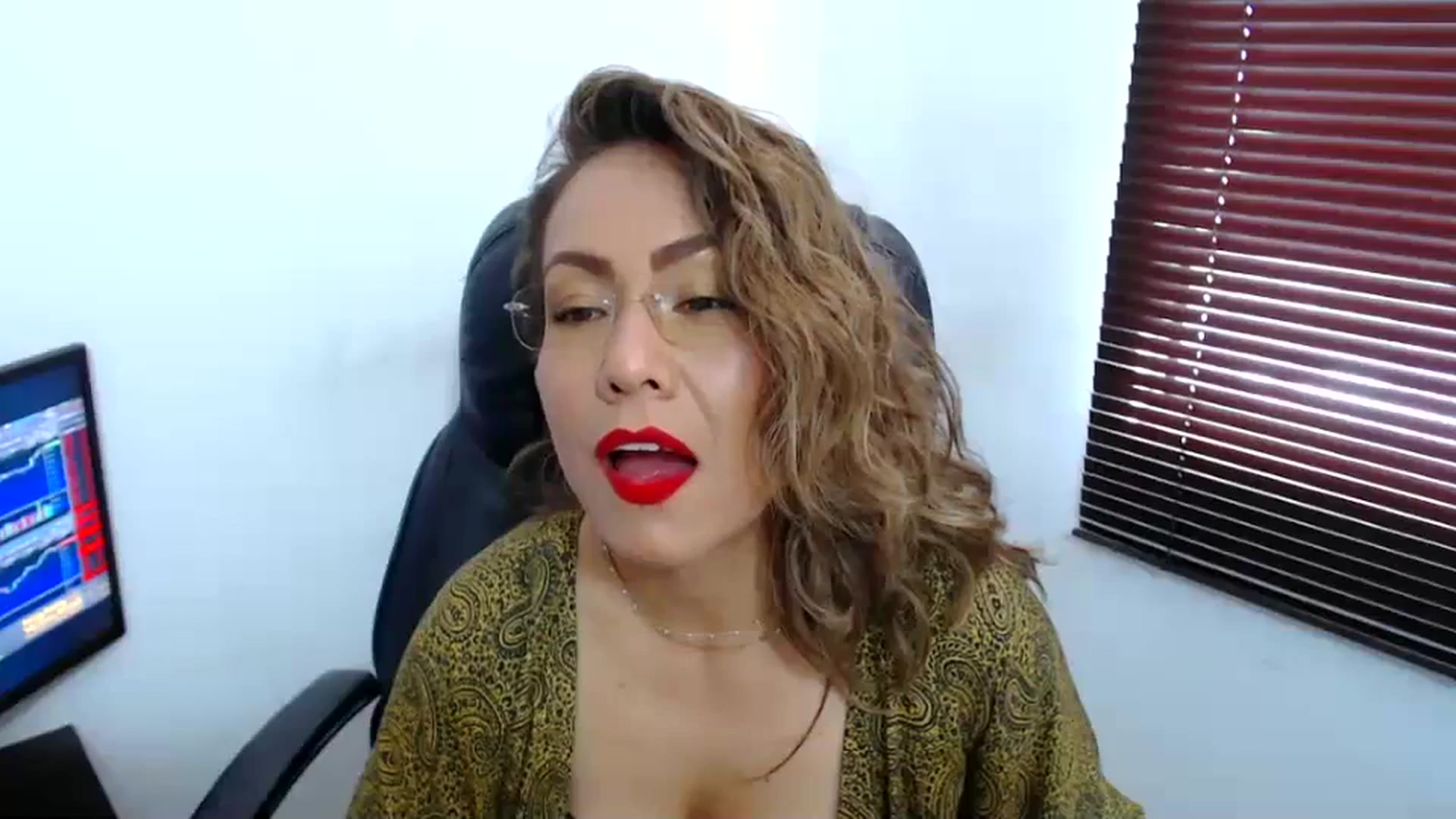 Gallery image thumbnail from office_secret's myfreecams stream on, 10/10/2023, 18:35 image 6 of 20