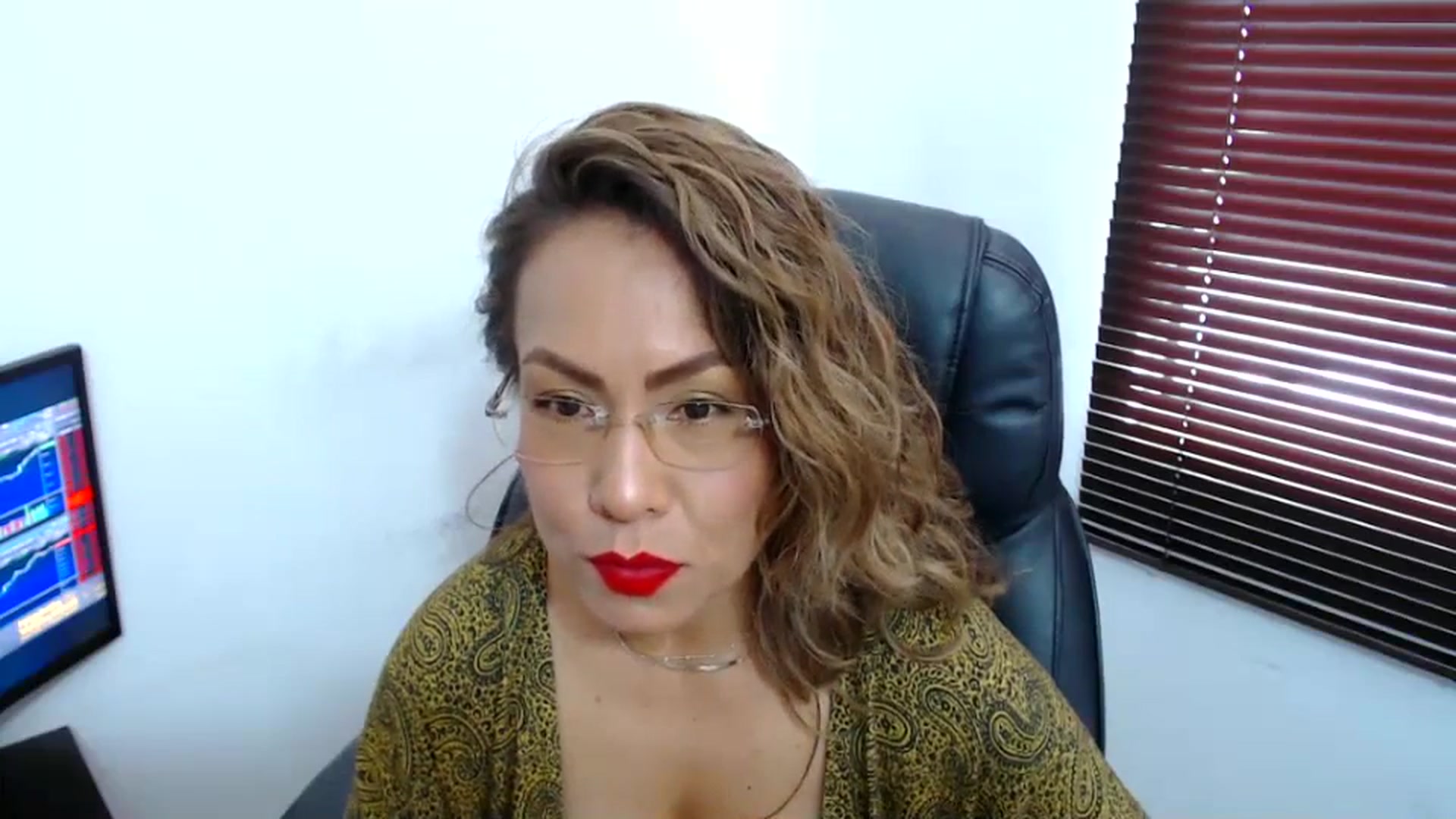 Gallery image thumbnail from office_secret's myfreecams stream on, 10/10/2023, 18:35 image 7 of 20