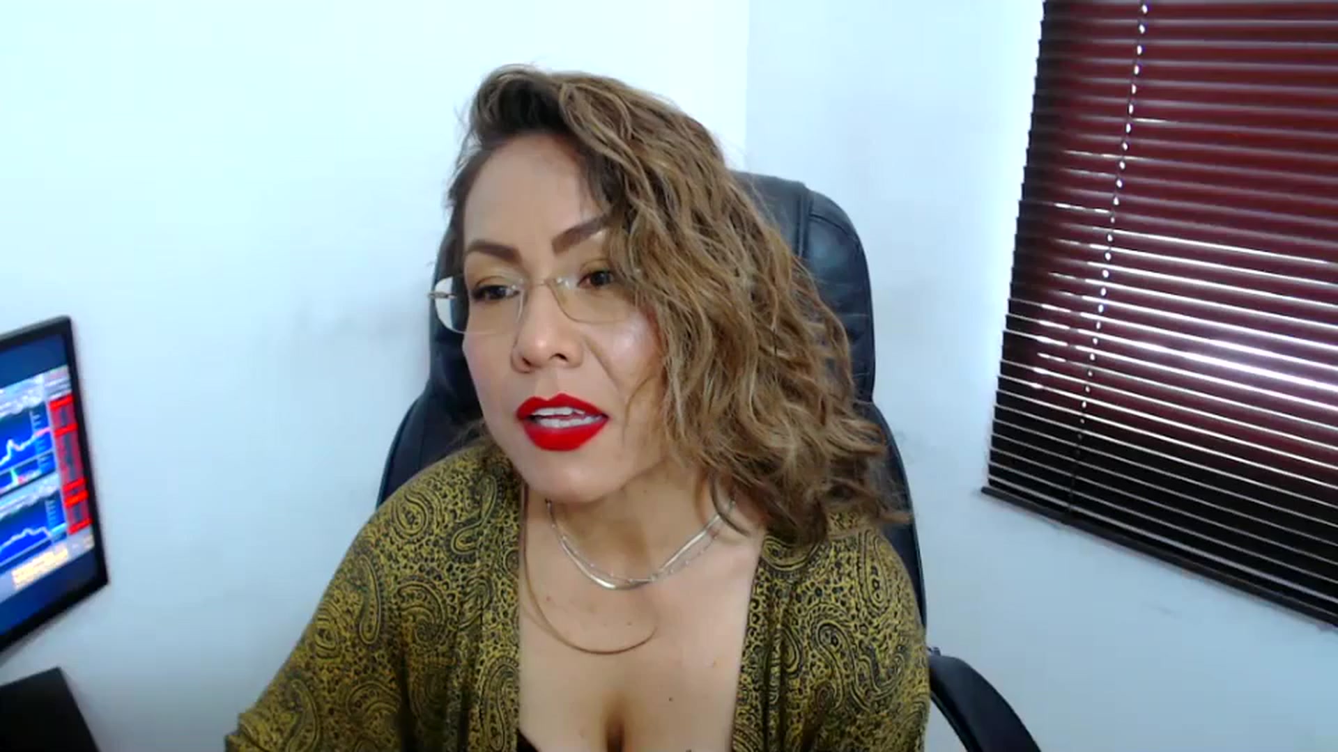 Gallery image thumbnail from office_secret's myfreecams stream on, 10/10/2023, 18:35 image 13 of 20