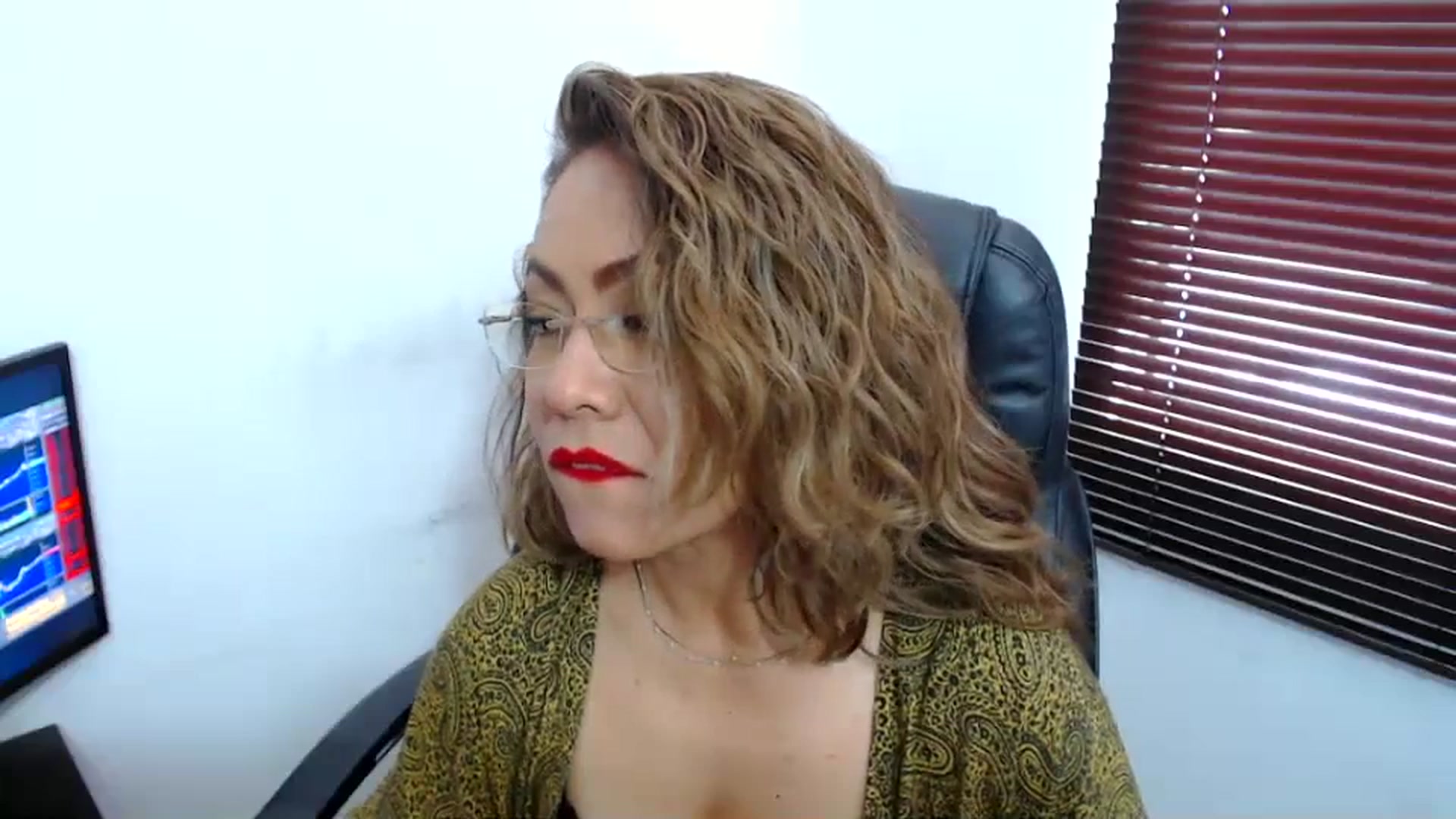 Gallery image thumbnail from office_secret's myfreecams stream on, 10/10/2023, 18:35 image 18 of 20