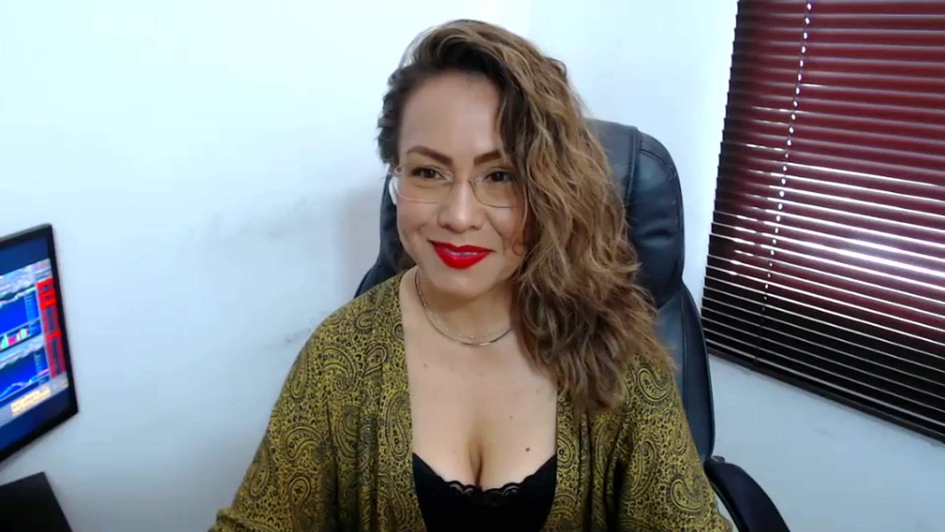 Gallery image thumbnail from office_secret's myfreecams stream on, 10/10/2023, 18:35 image 1 of 20