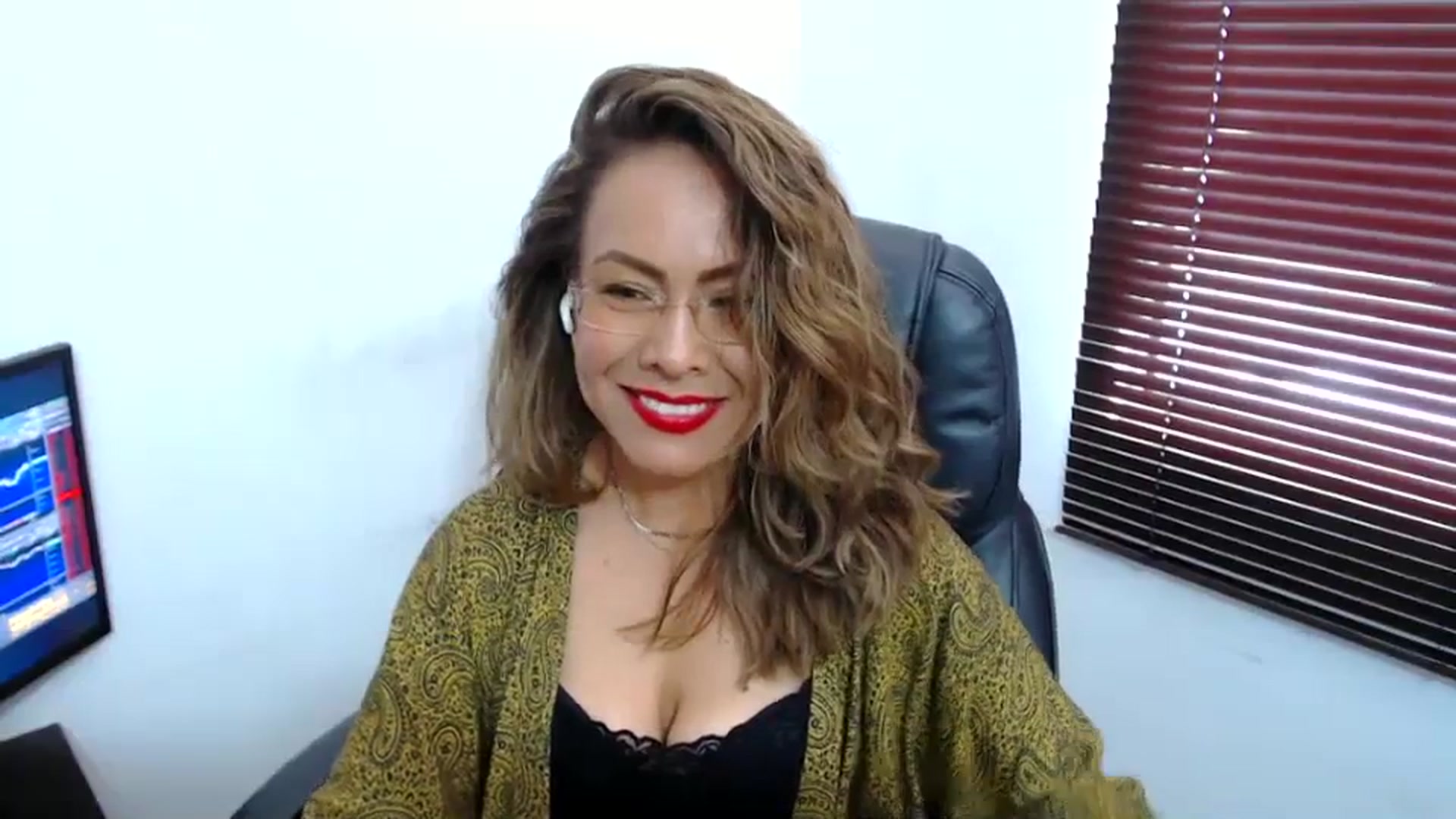 Gallery image thumbnail from office_secret's myfreecams stream on, 10/10/2023, 18:35 image 19 of 20