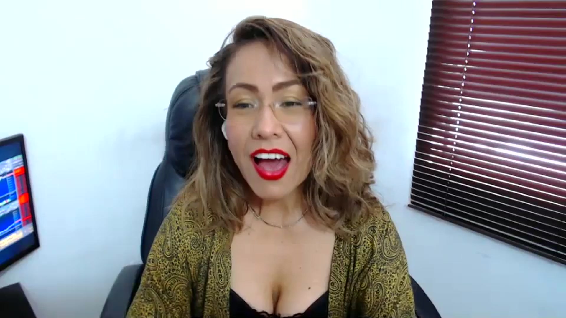 Gallery image thumbnail from office_secret's myfreecams stream on, 10/10/2023, 18:55 image 2 of 20