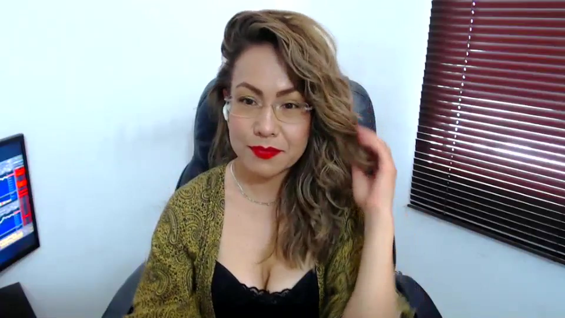 Gallery image thumbnail from office_secret's myfreecams stream on, 10/10/2023, 18:55 image 15 of 20