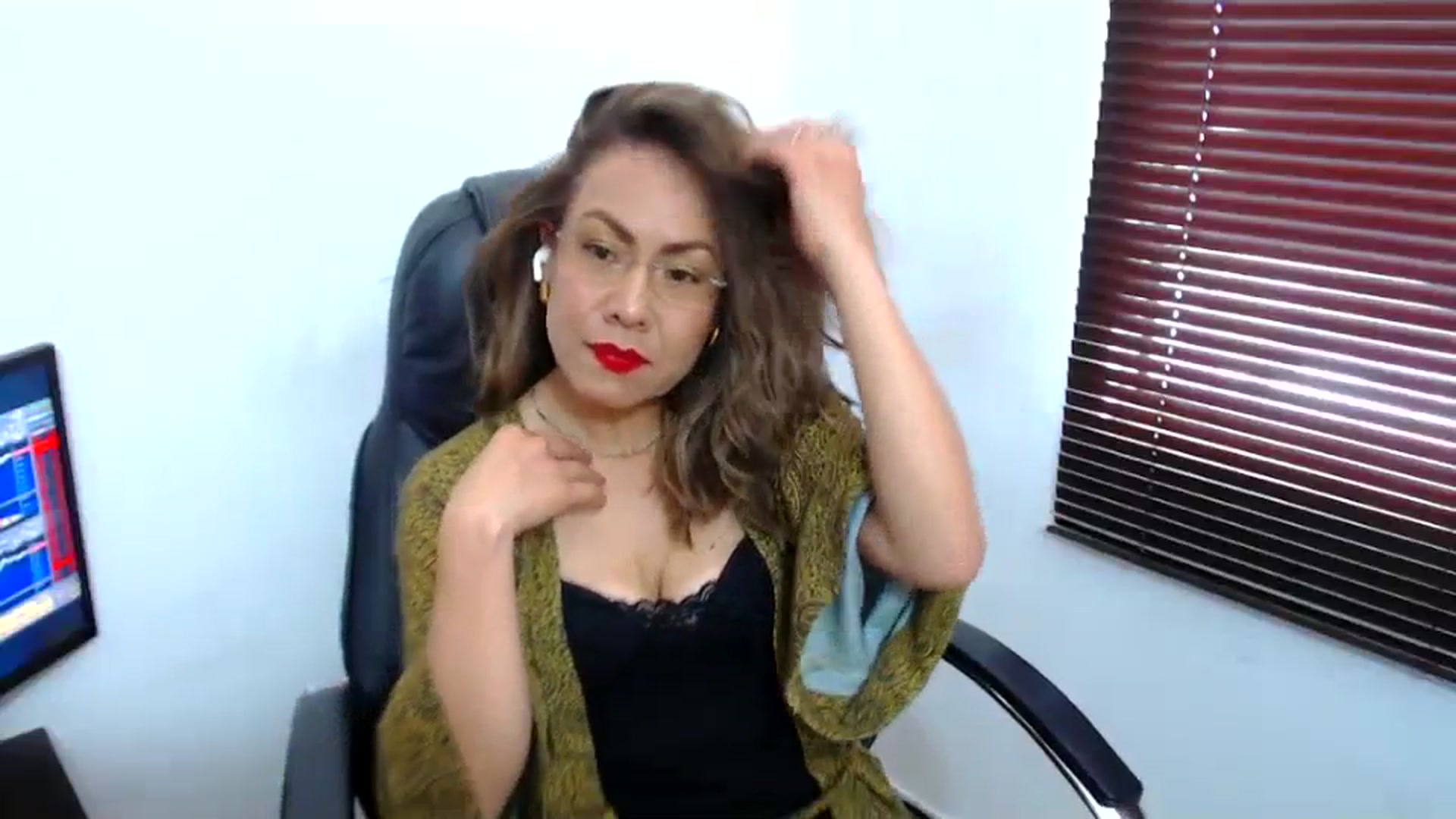 Gallery image thumbnail from office_secret's myfreecams stream on, 10/10/2023, 18:55 image 13 of 20
